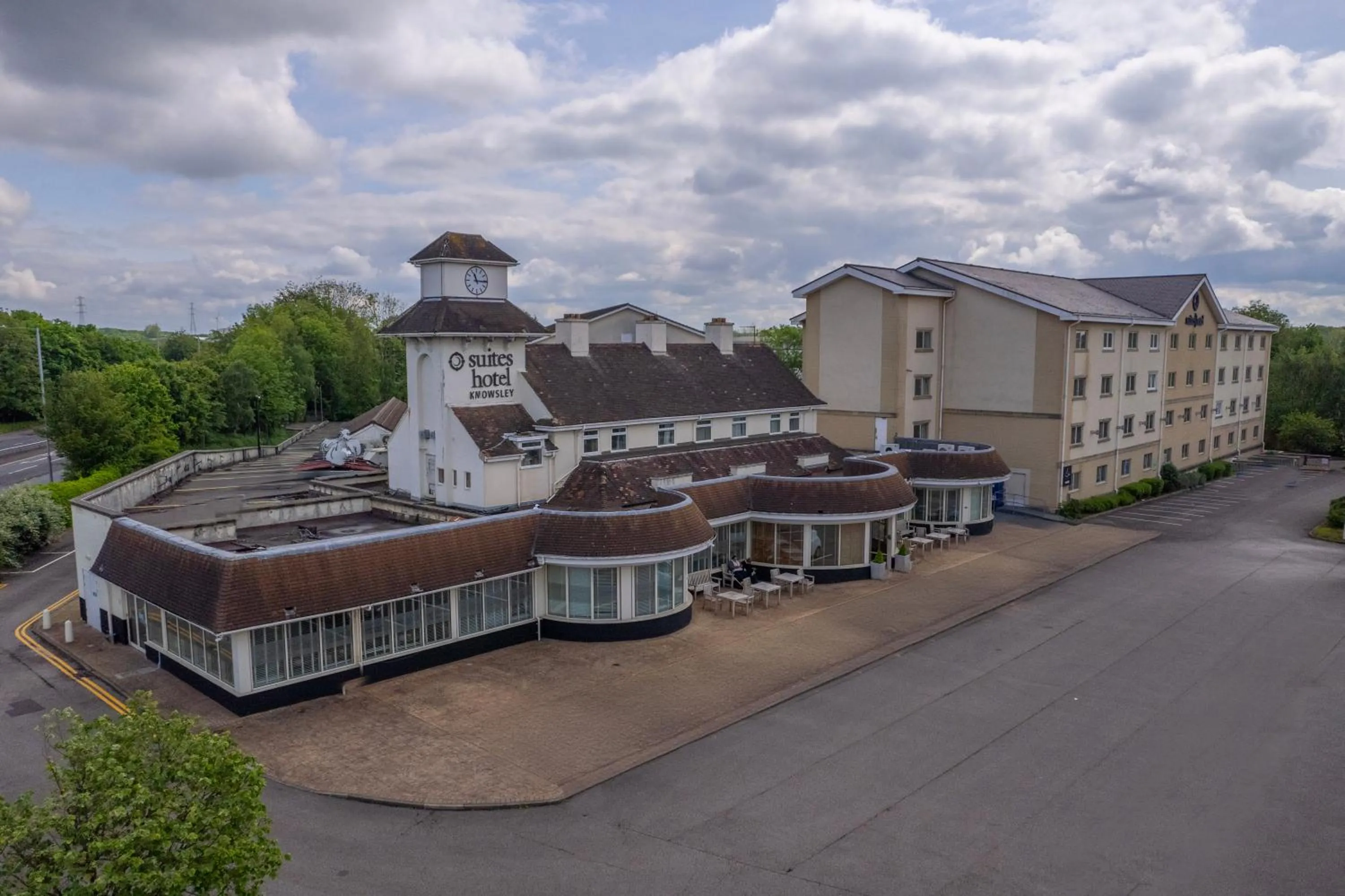 Property building in Best Western Premier Knowsley Suites Hotel & Spa