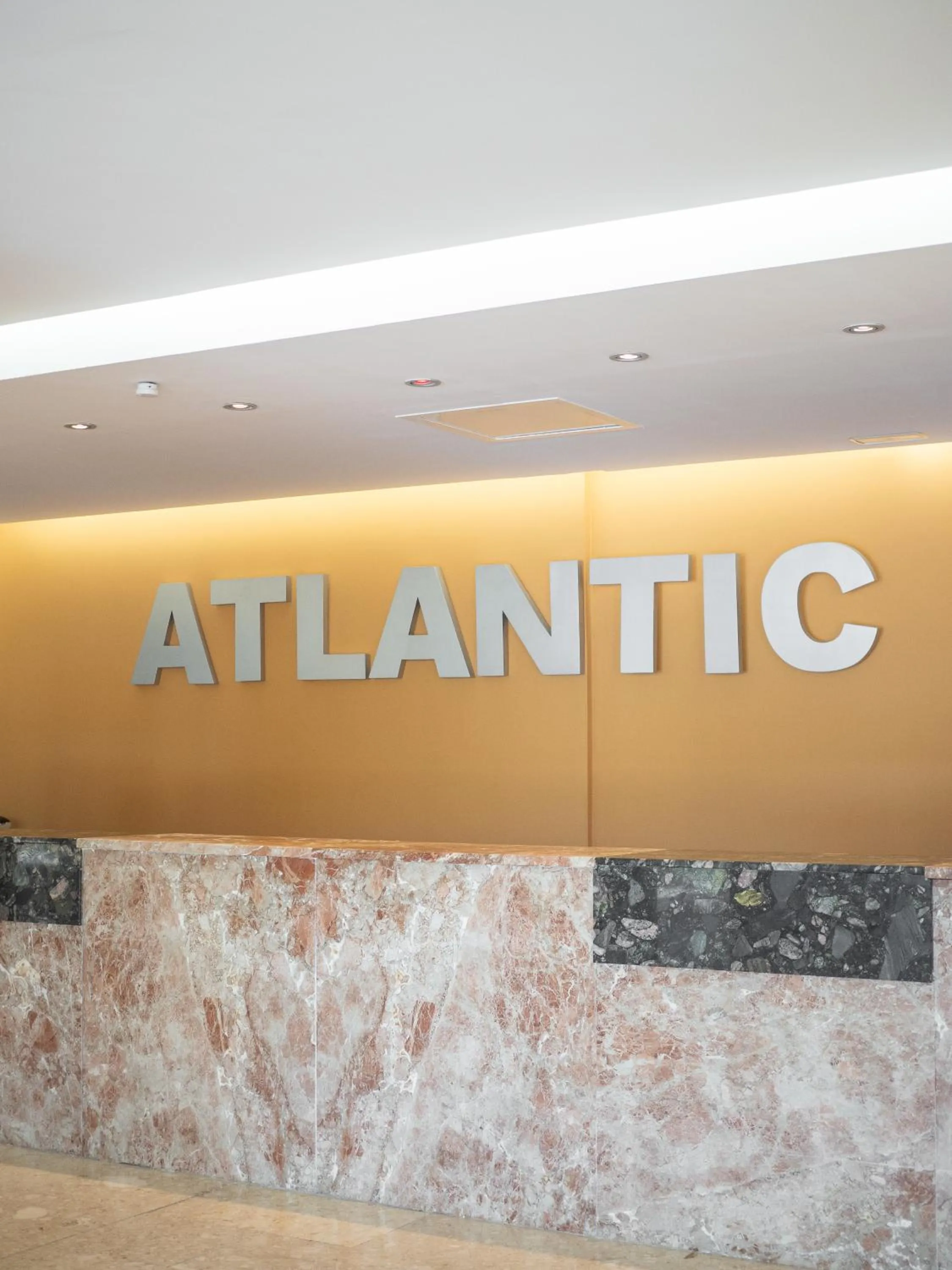Lobby or reception in Hotel Atlantic by Hoteles Centric