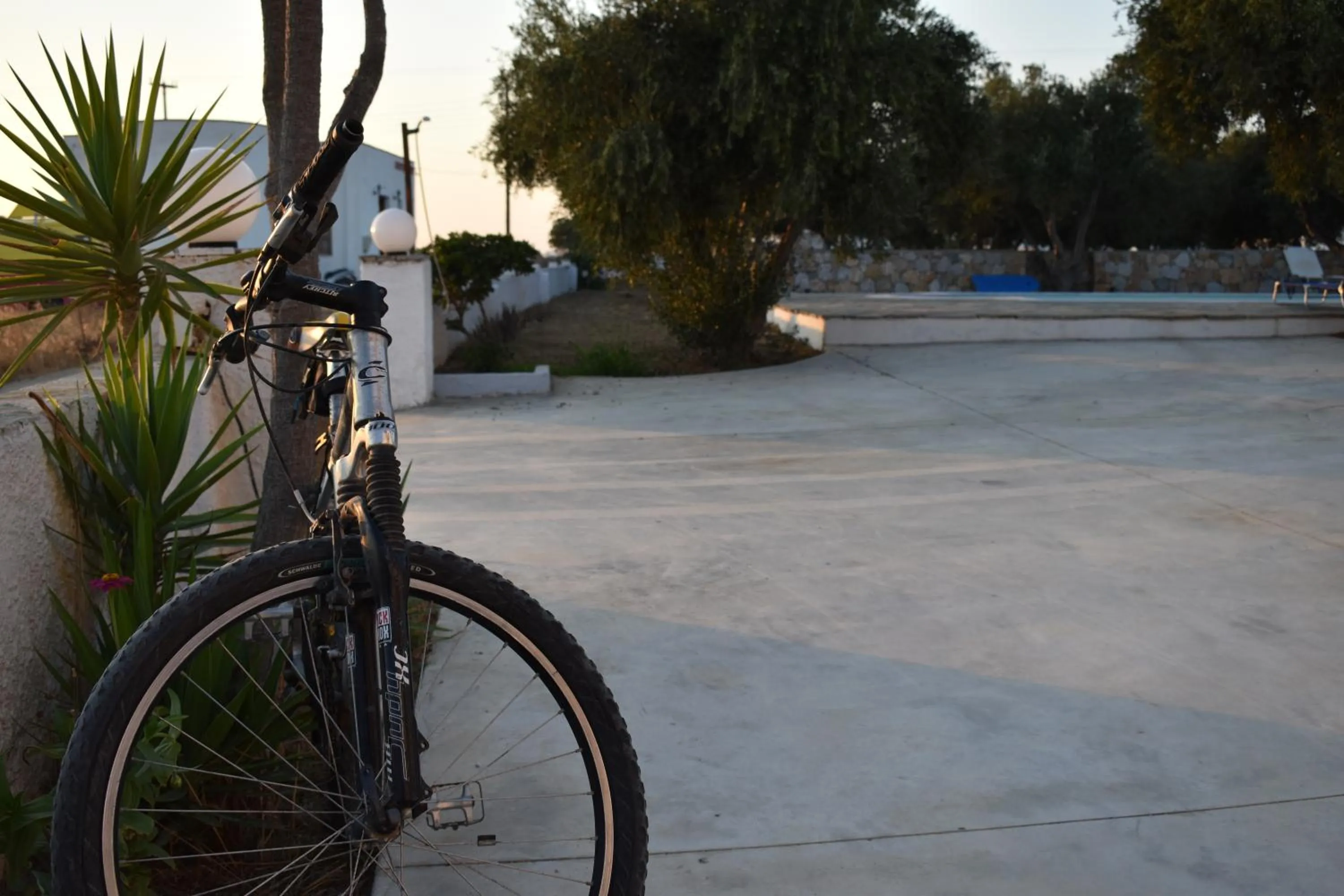 Cycling in Diamantis Studios&Apartments