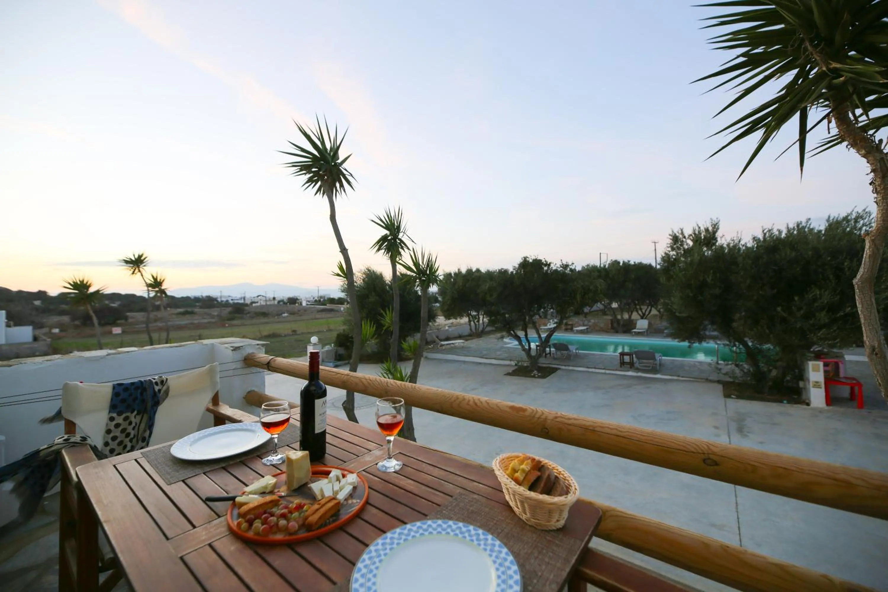 Food and drinks in Diamantis Studios&Apartments