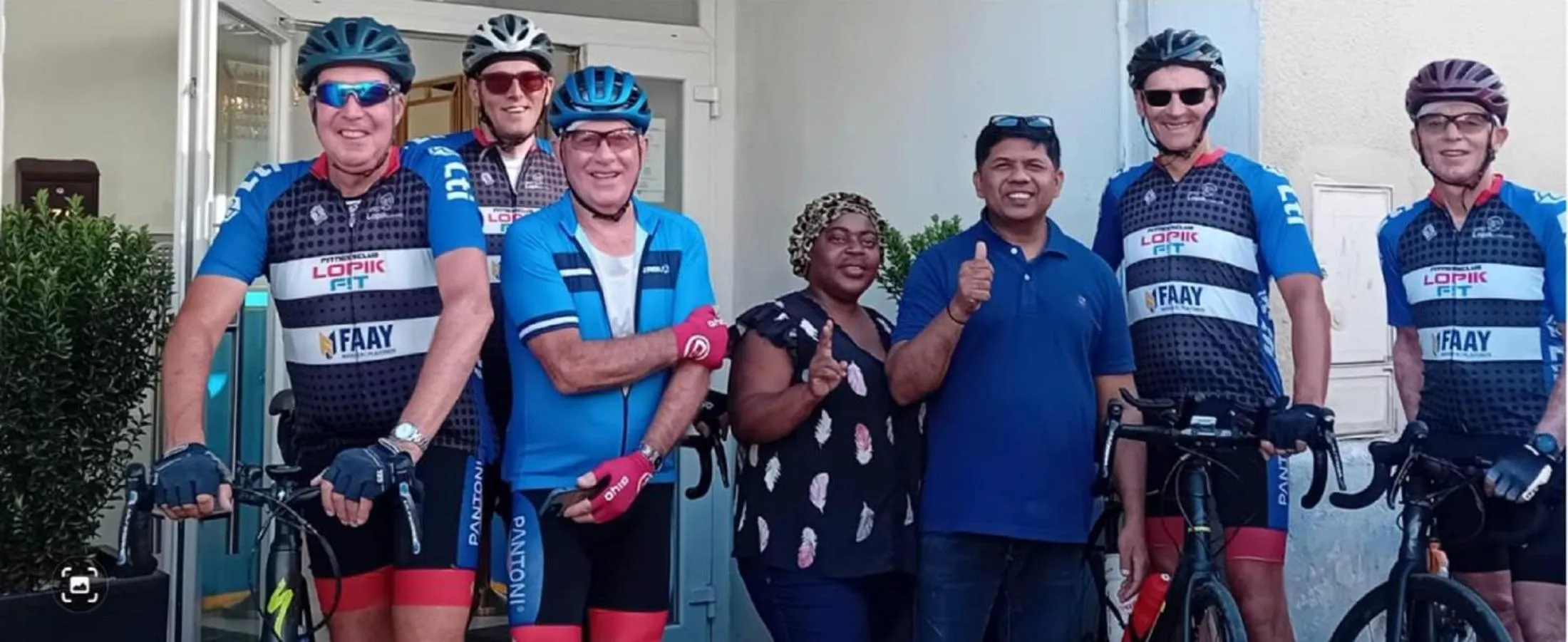 People in hôtel- restaurant le Saint Quentin