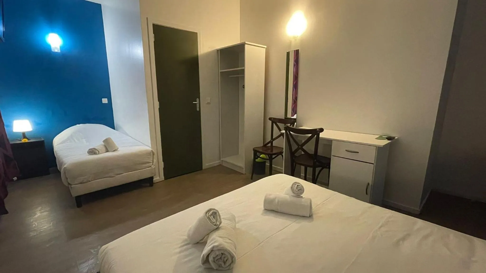 Bed in hôtel- restaurant le Saint Quentin