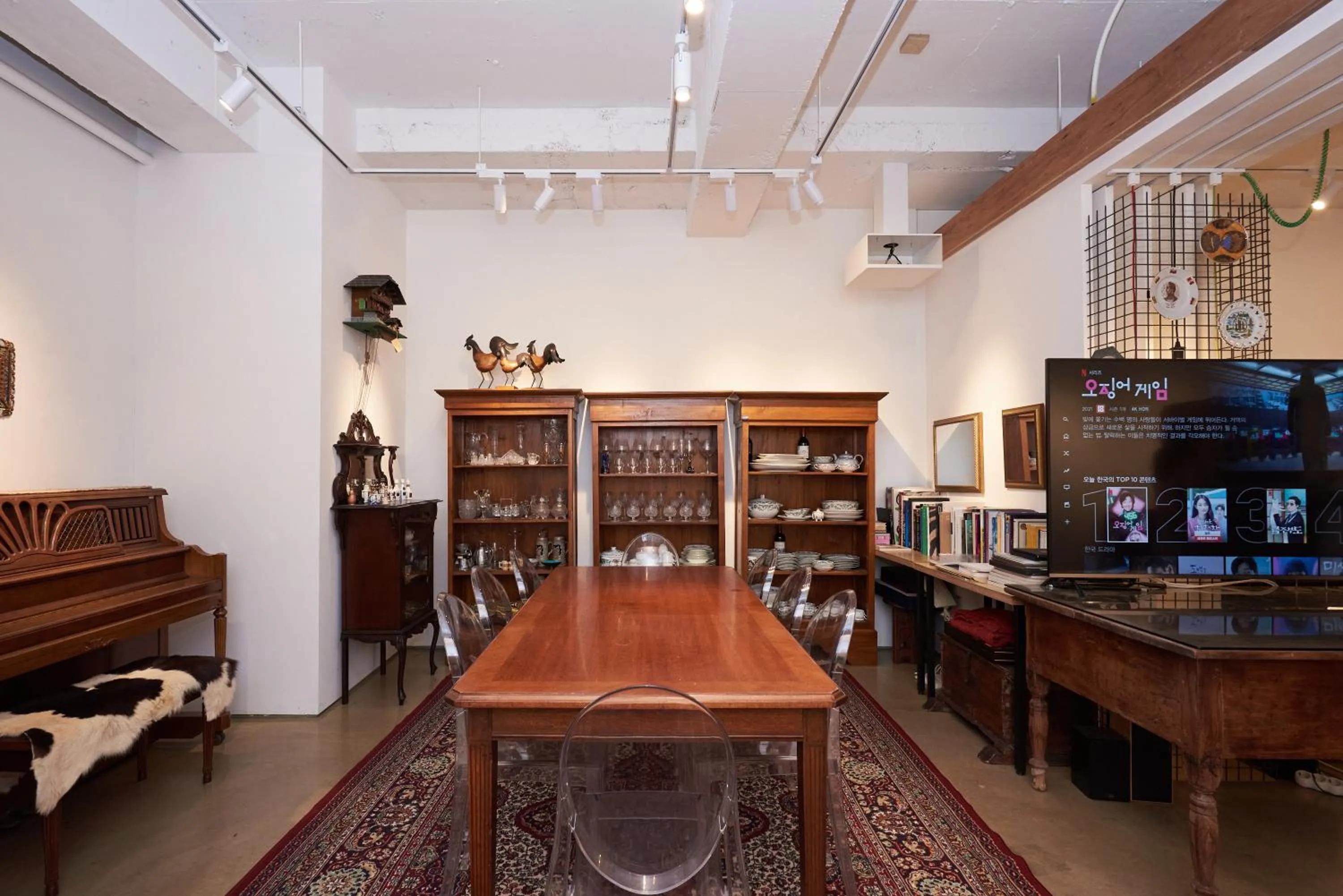 Seating area in Hotel DADA Insadong