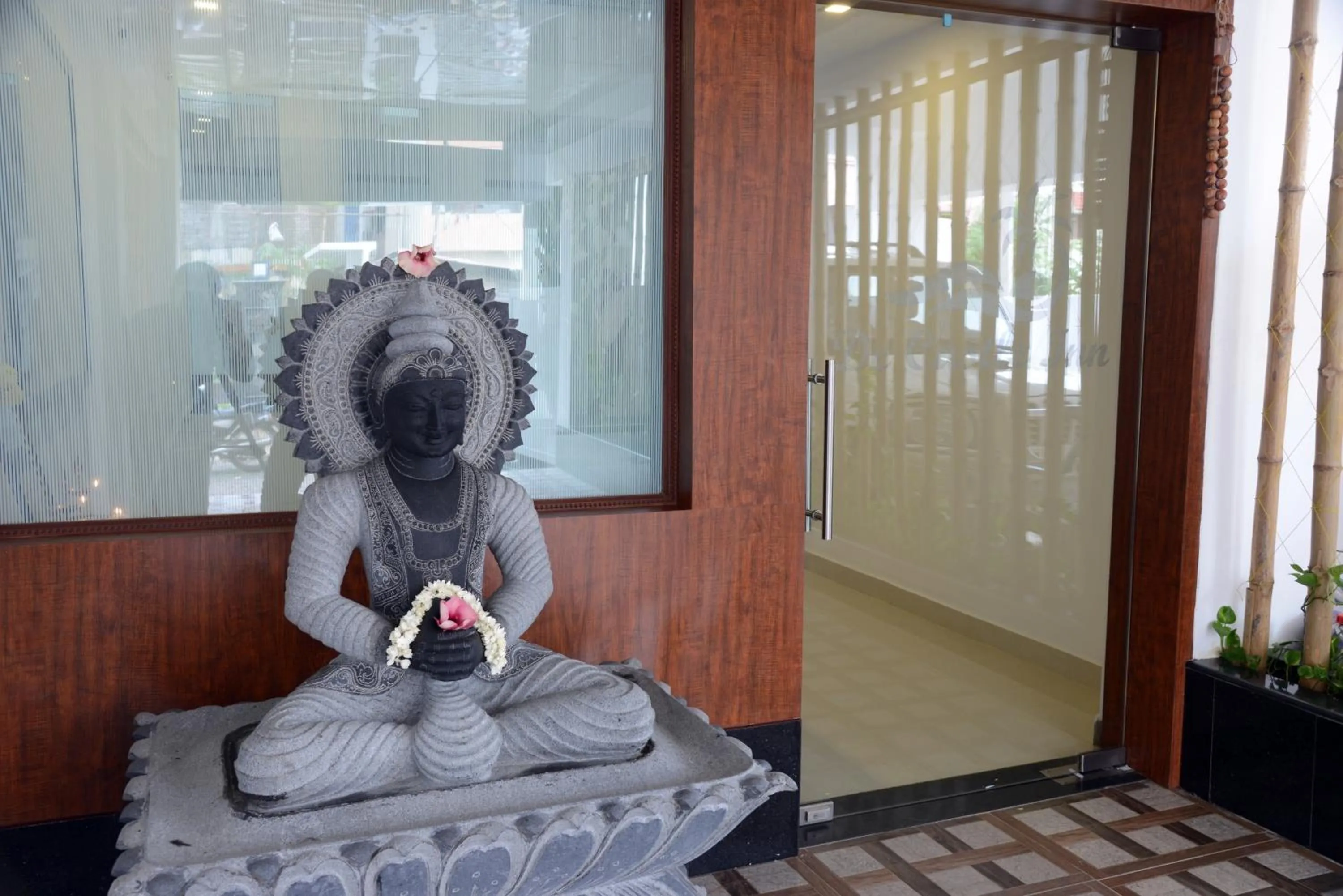 Facade/entrance in De Castle Inn