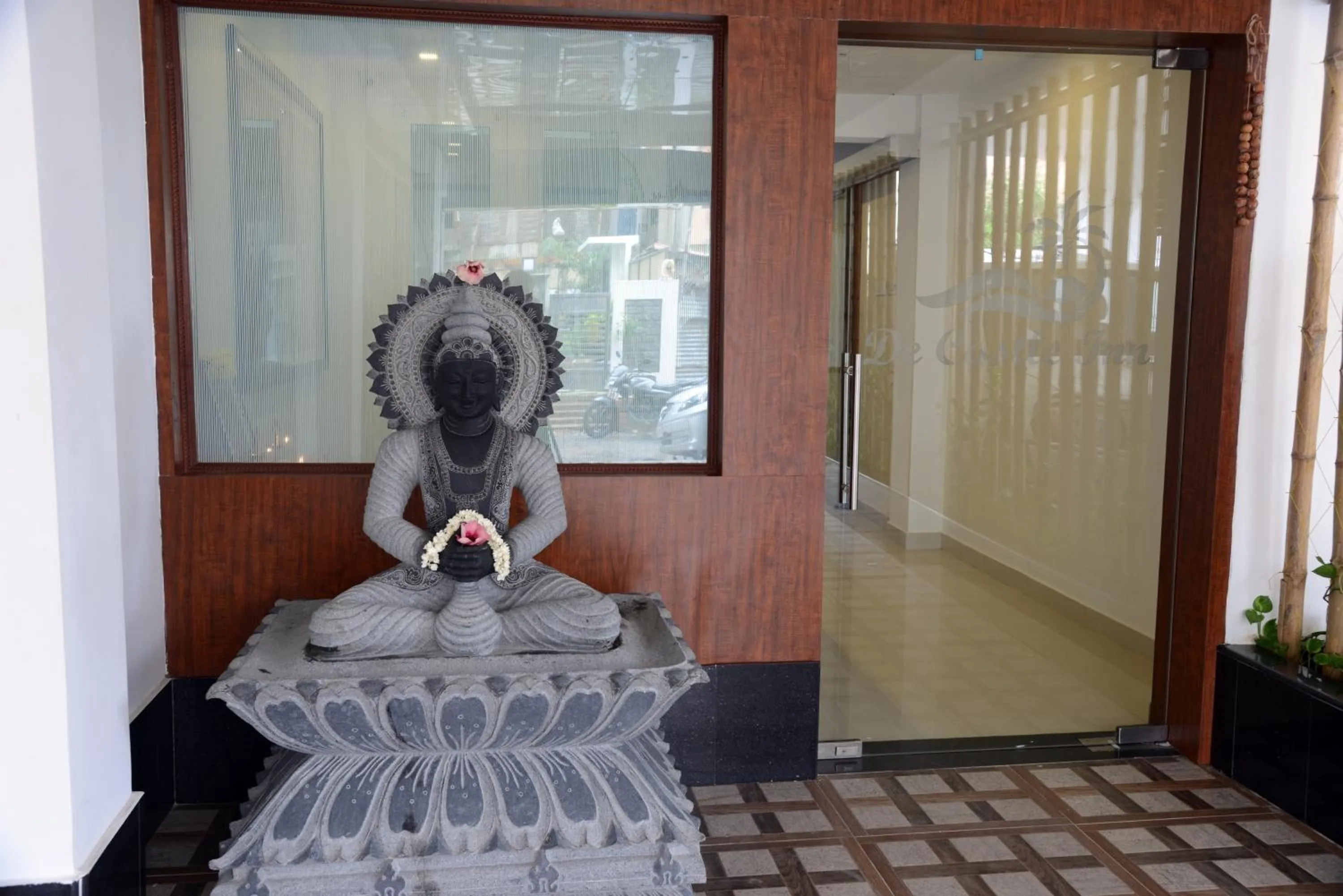 Facade/entrance in De Castle Inn