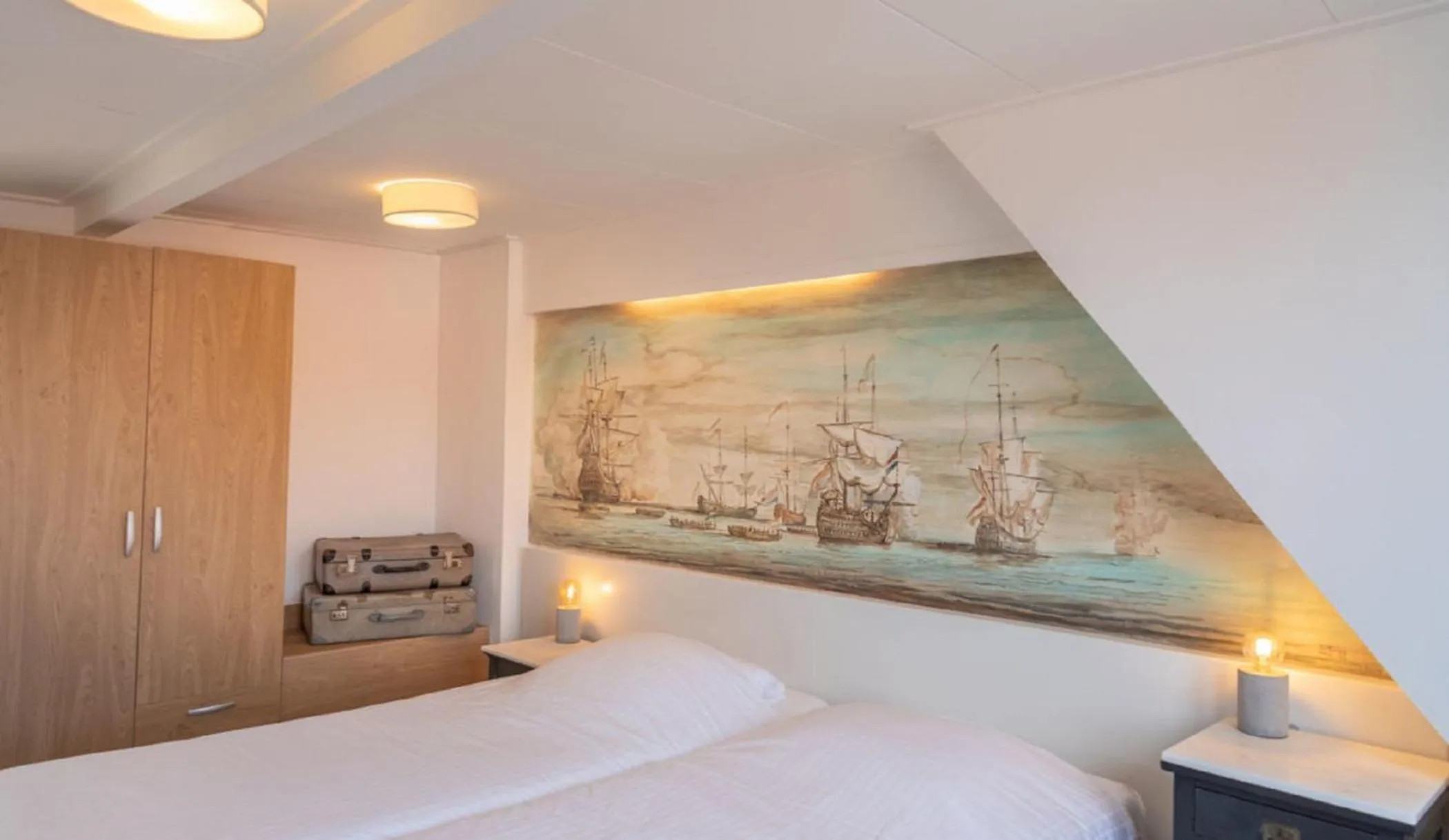 Bedroom, Bed in Hotel-Restaurant Loodsmans Welvaren