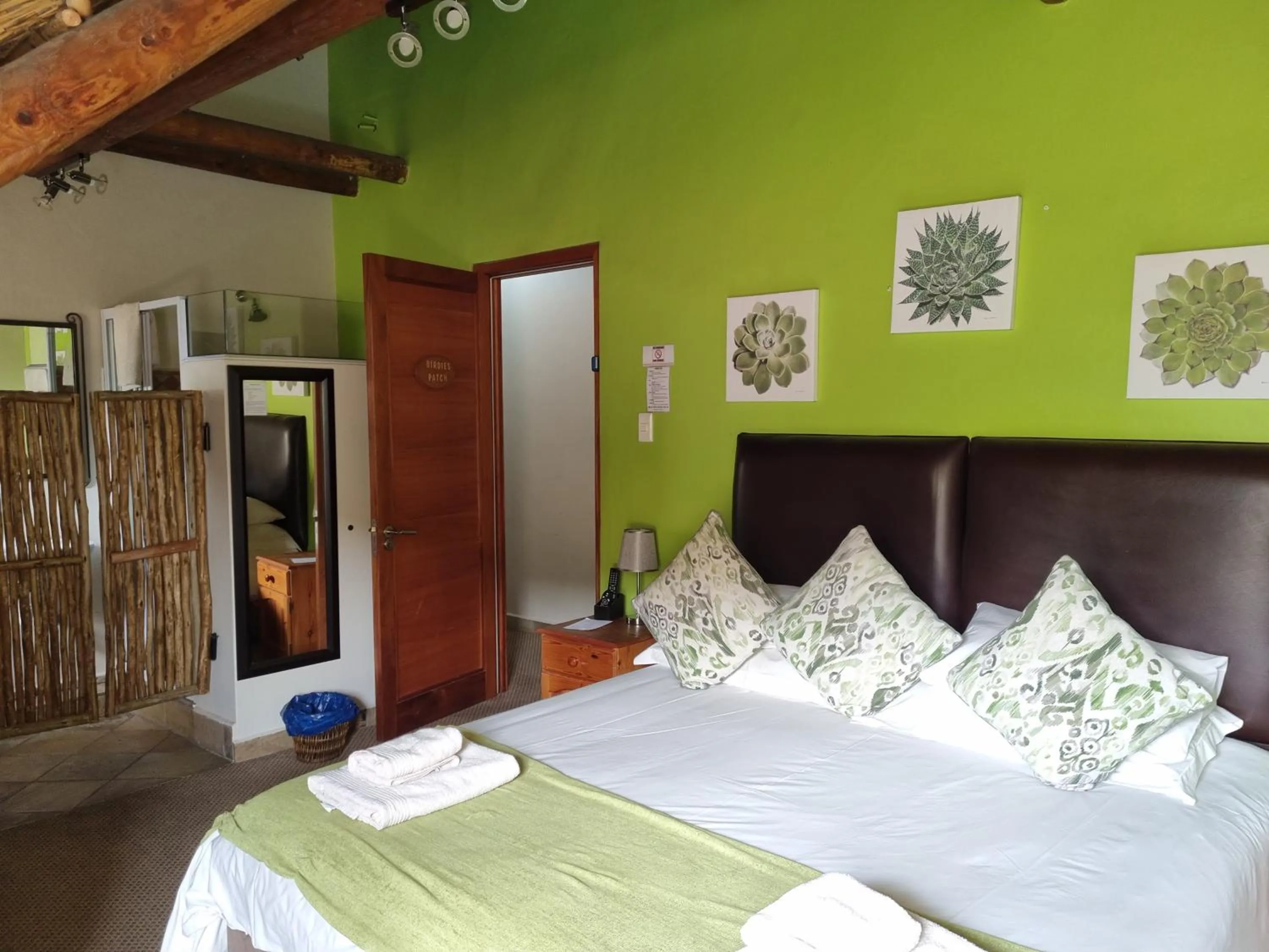 Bed in 19th Hole Golf Villa Guesthouse