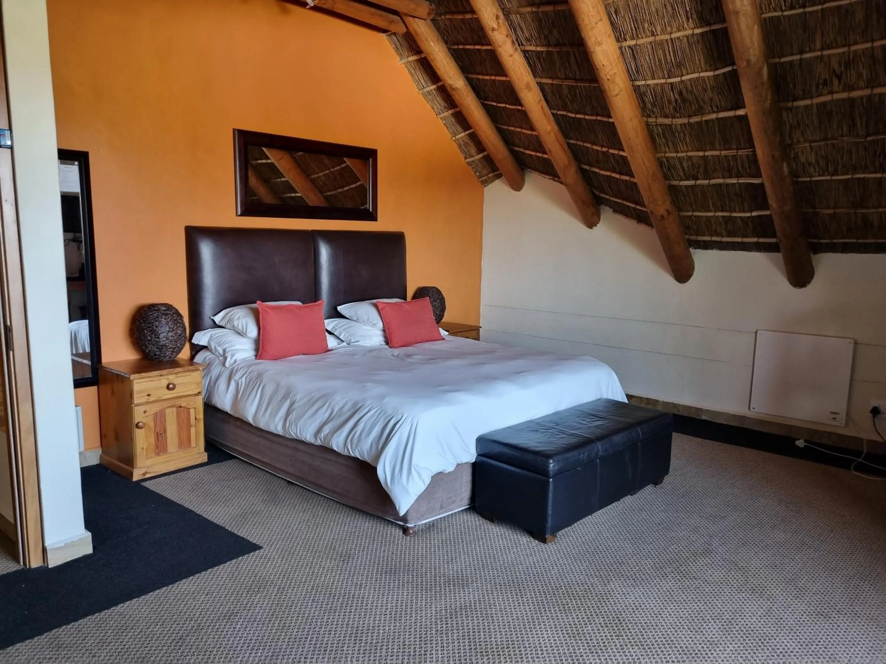 Bedroom, Bed in 19th Hole Golf Villa Guesthouse