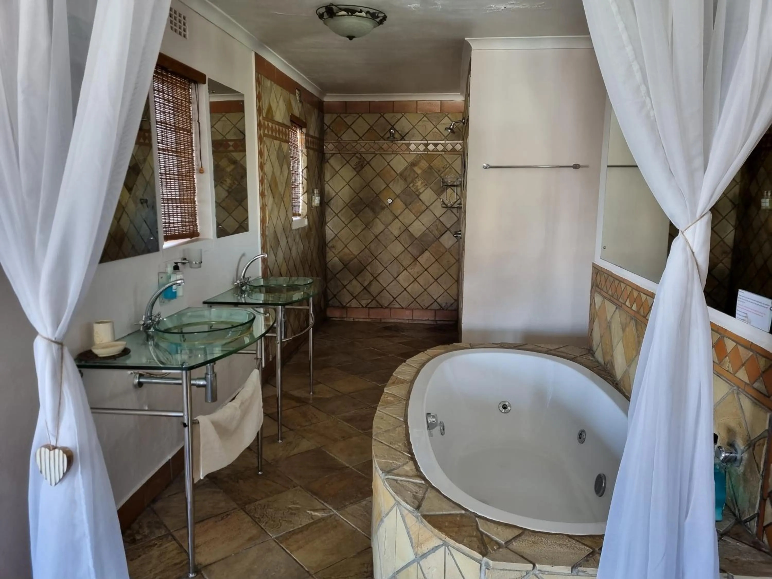 Bathroom in 19th Hole Golf Villa Guesthouse