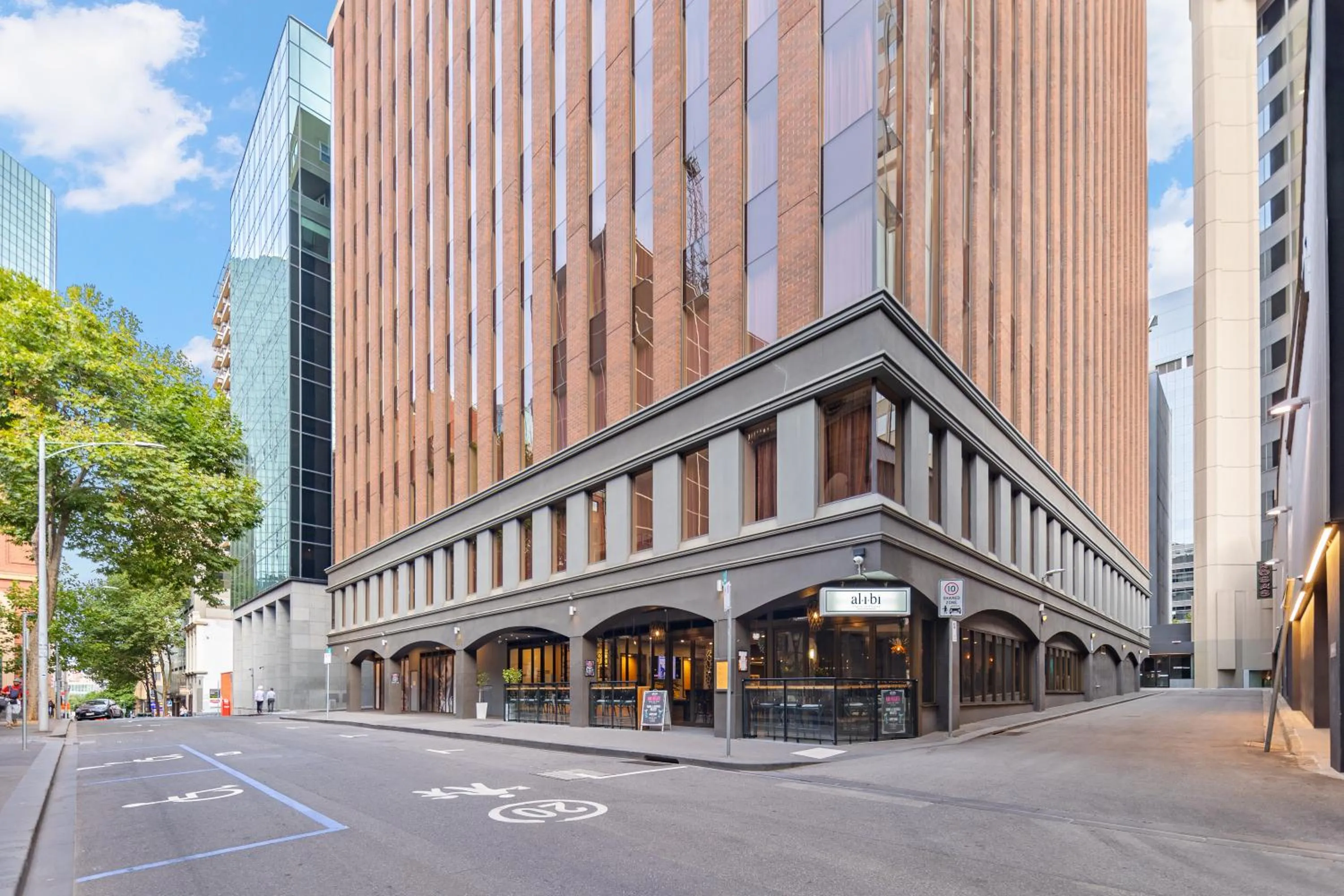 Property building in Melbourne City Suites