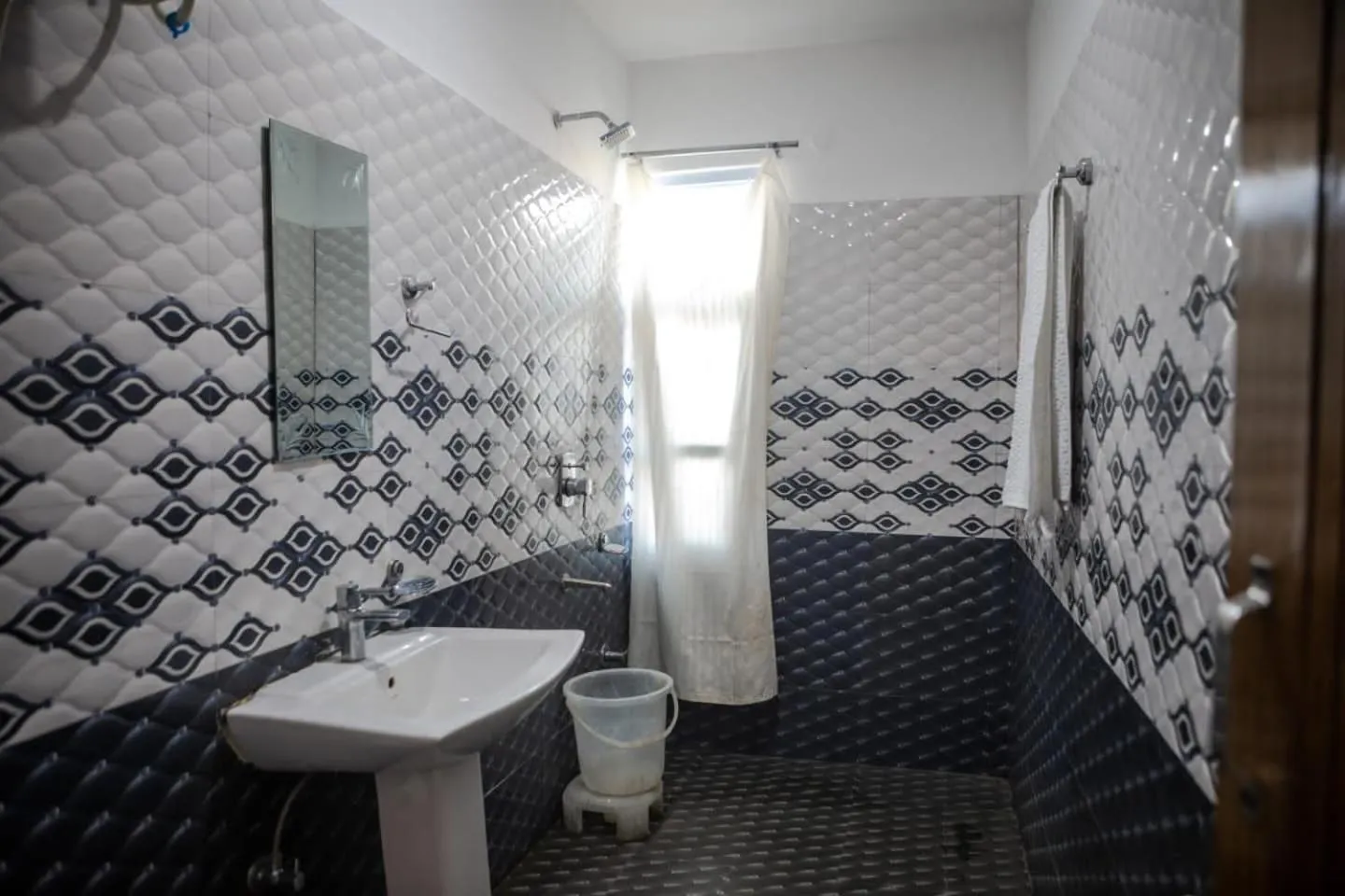 Bathroom in Hotel Roop