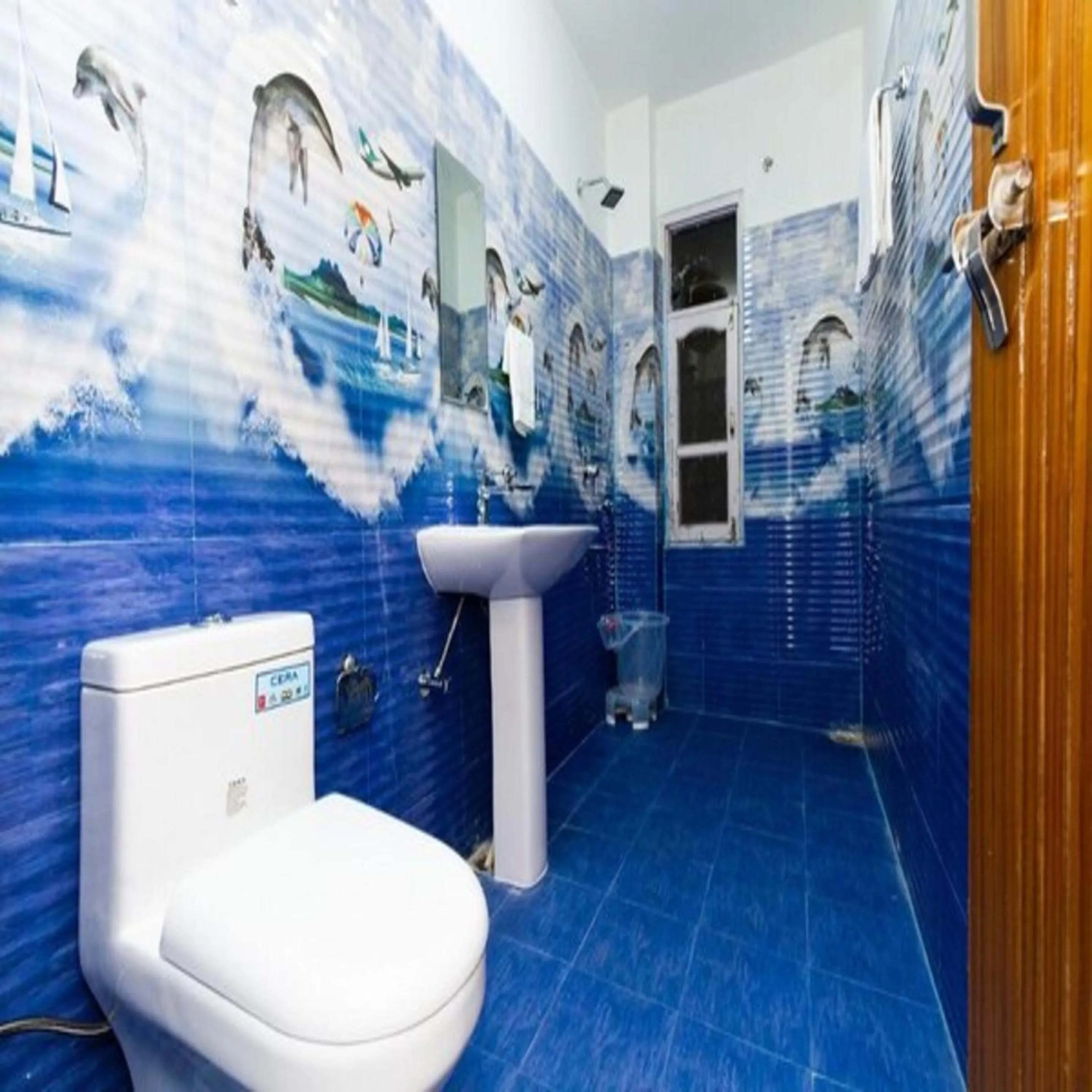 Bathroom in Hotel Roop