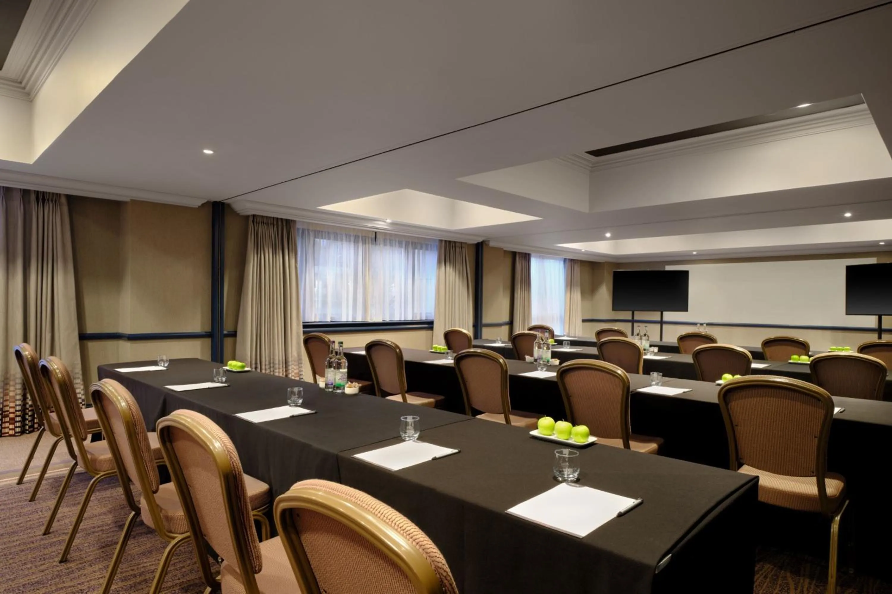 Meeting/conference room in Edinburgh Marriott Hotel Holyrood