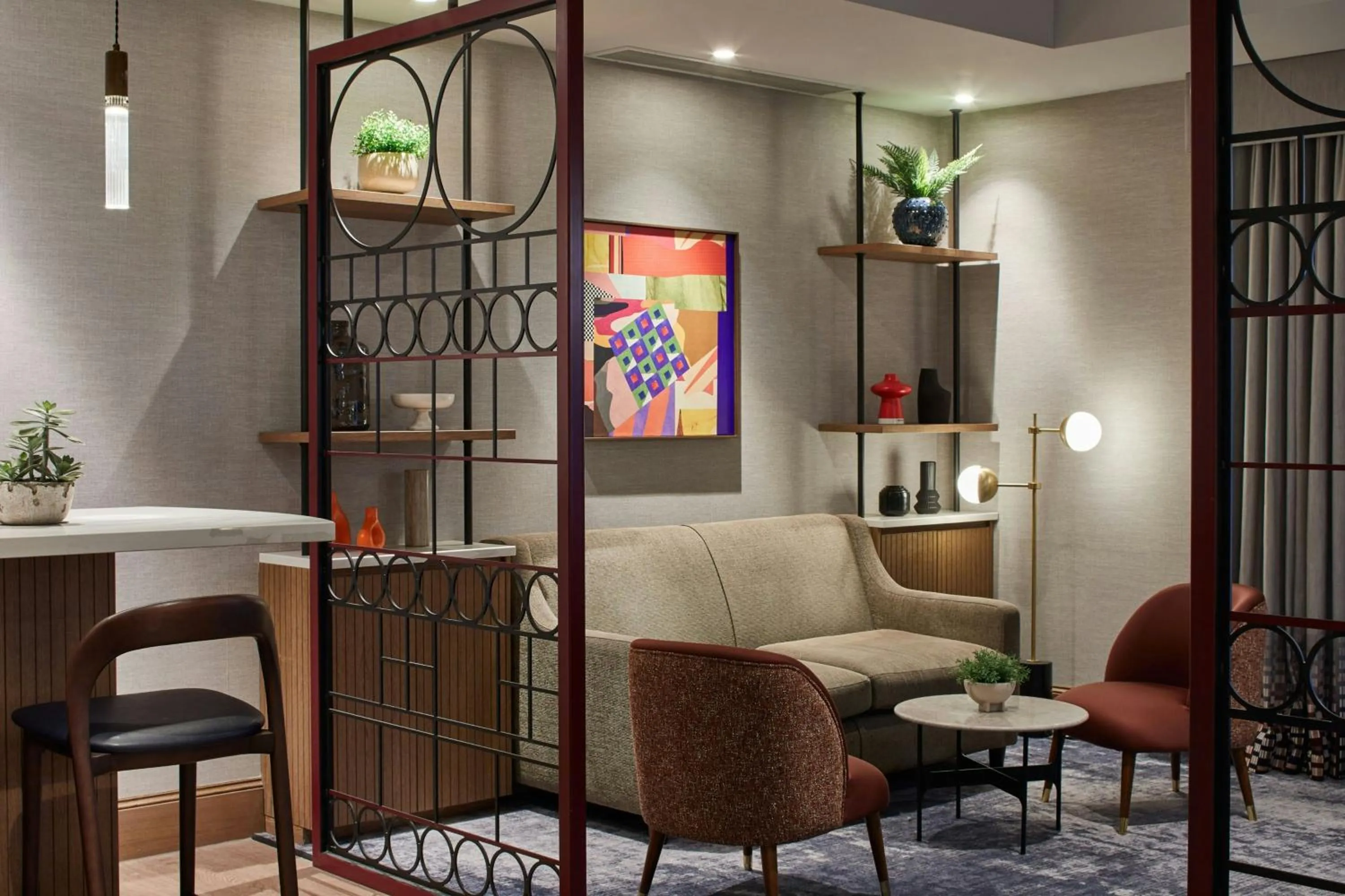 Lounge or bar in Edinburgh Marriott Hotel Holyrood