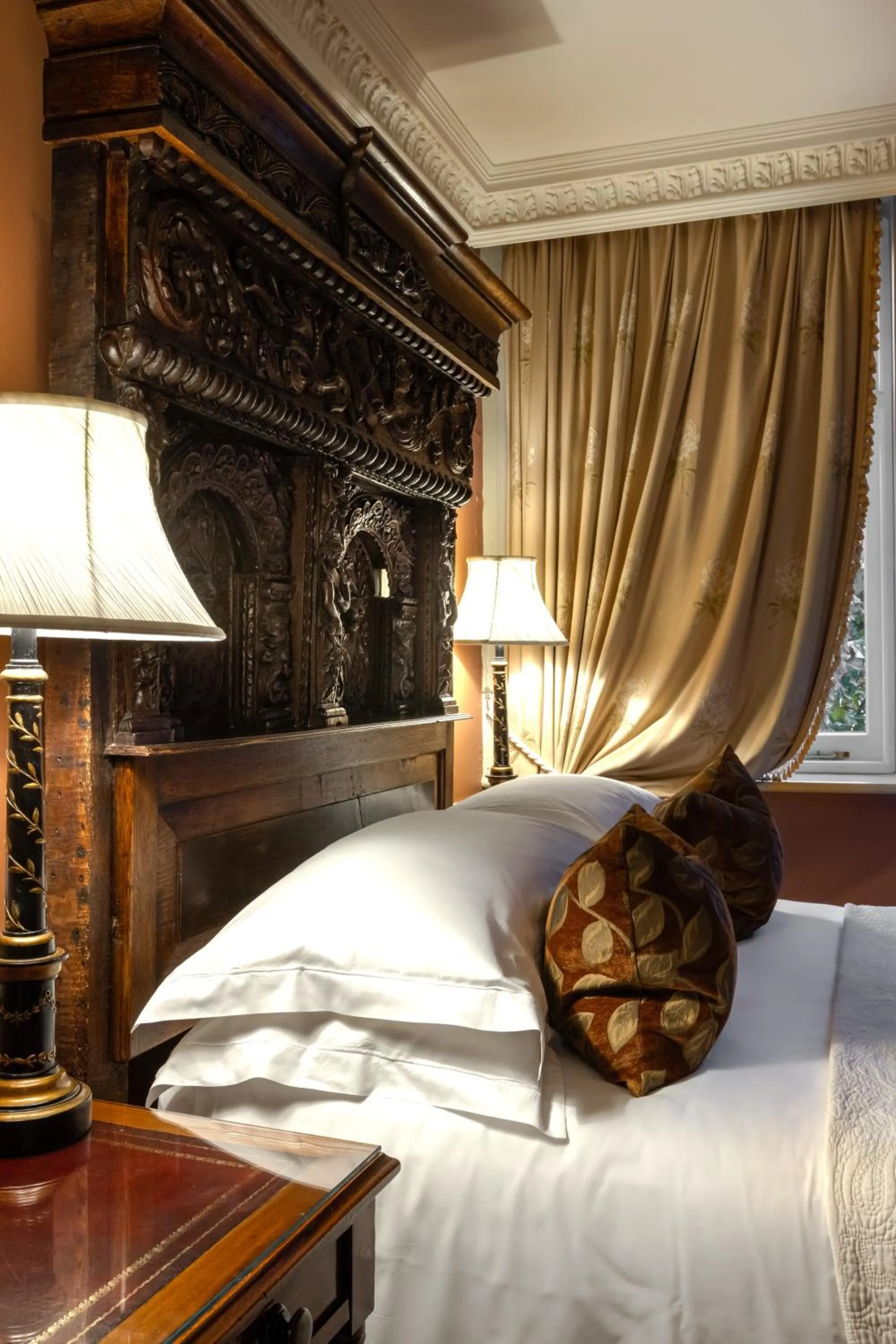 Bed in The Gore London - Starhotels Collezione