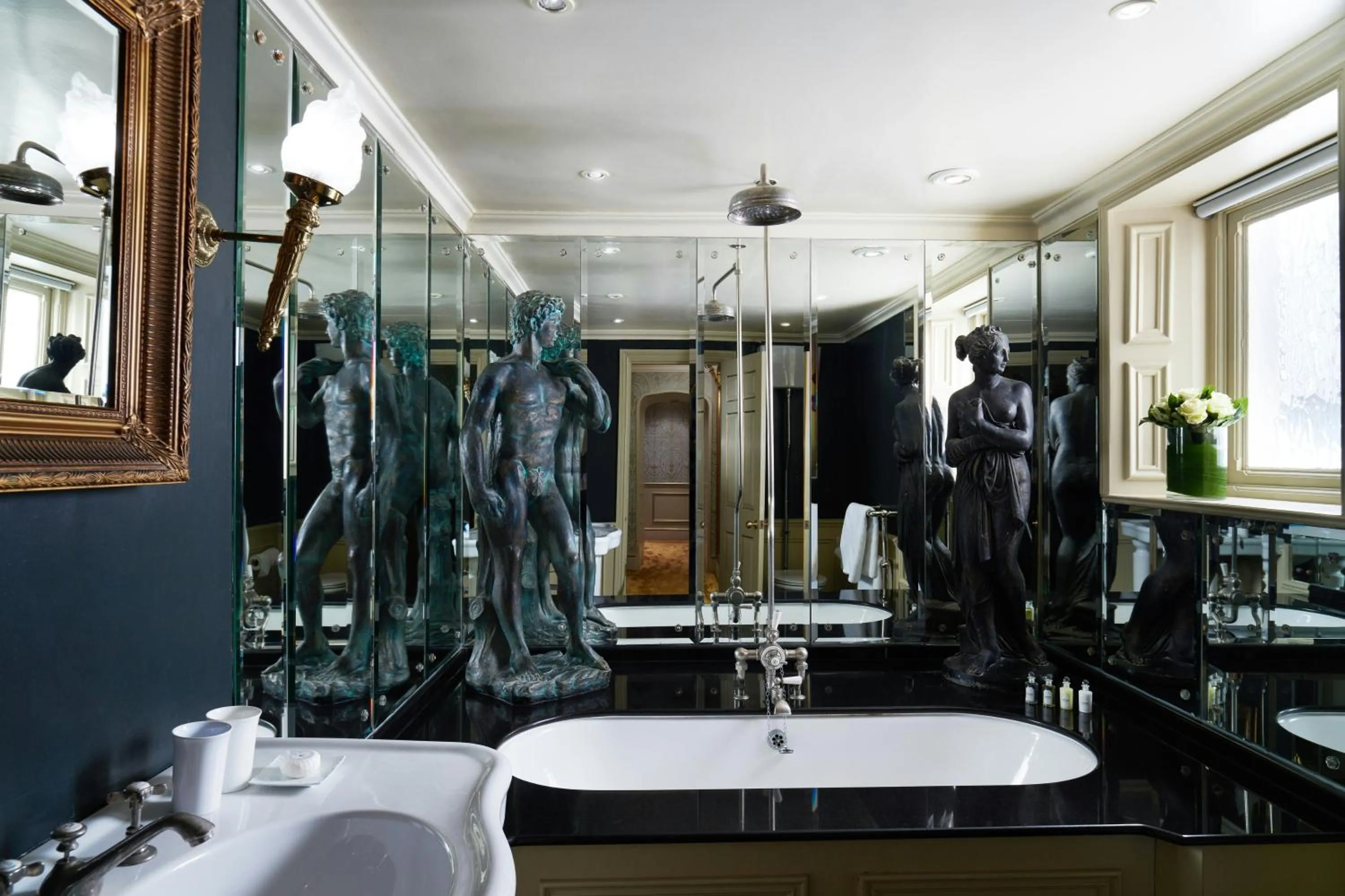 Bathroom in The Gore London - Starhotels Collezione