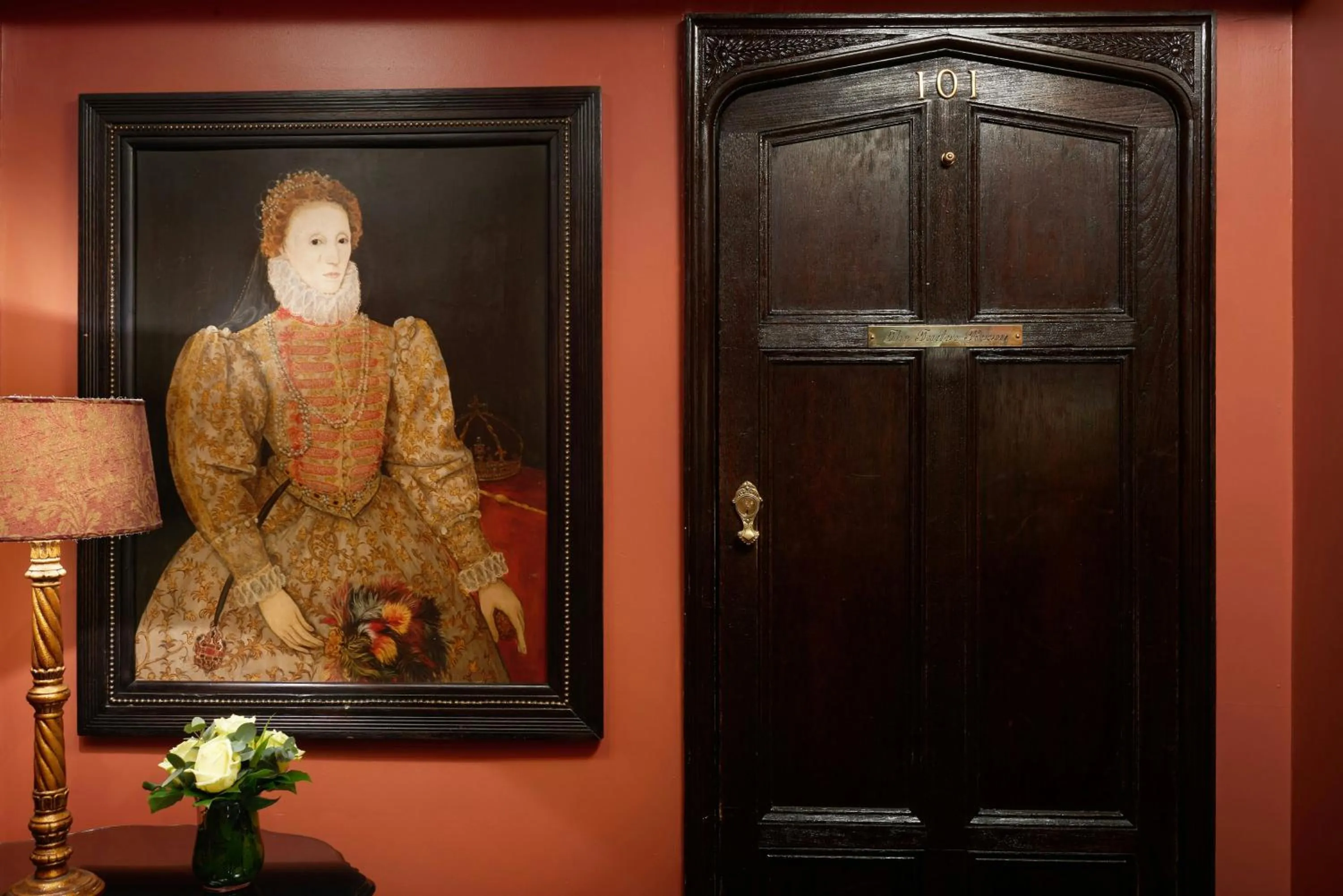 Photo of the whole room in The Gore London - Starhotels Collezione