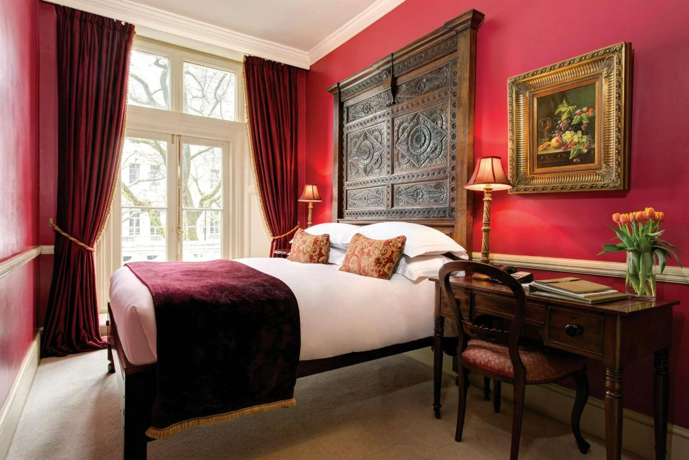 Photo of the whole room, Bed in The Gore London - Starhotels Collezione
