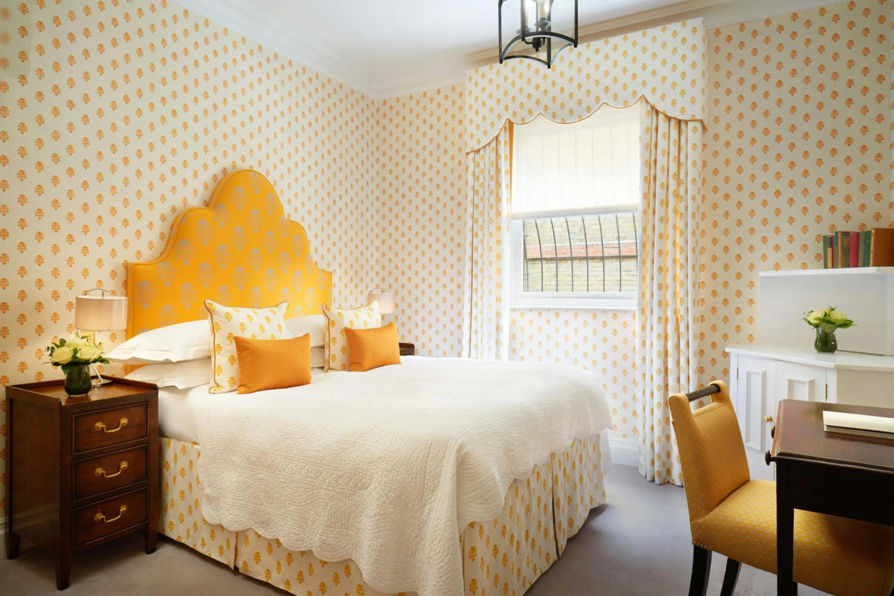 Bedroom, Bed in The Pelham London - Starhotels Collezione