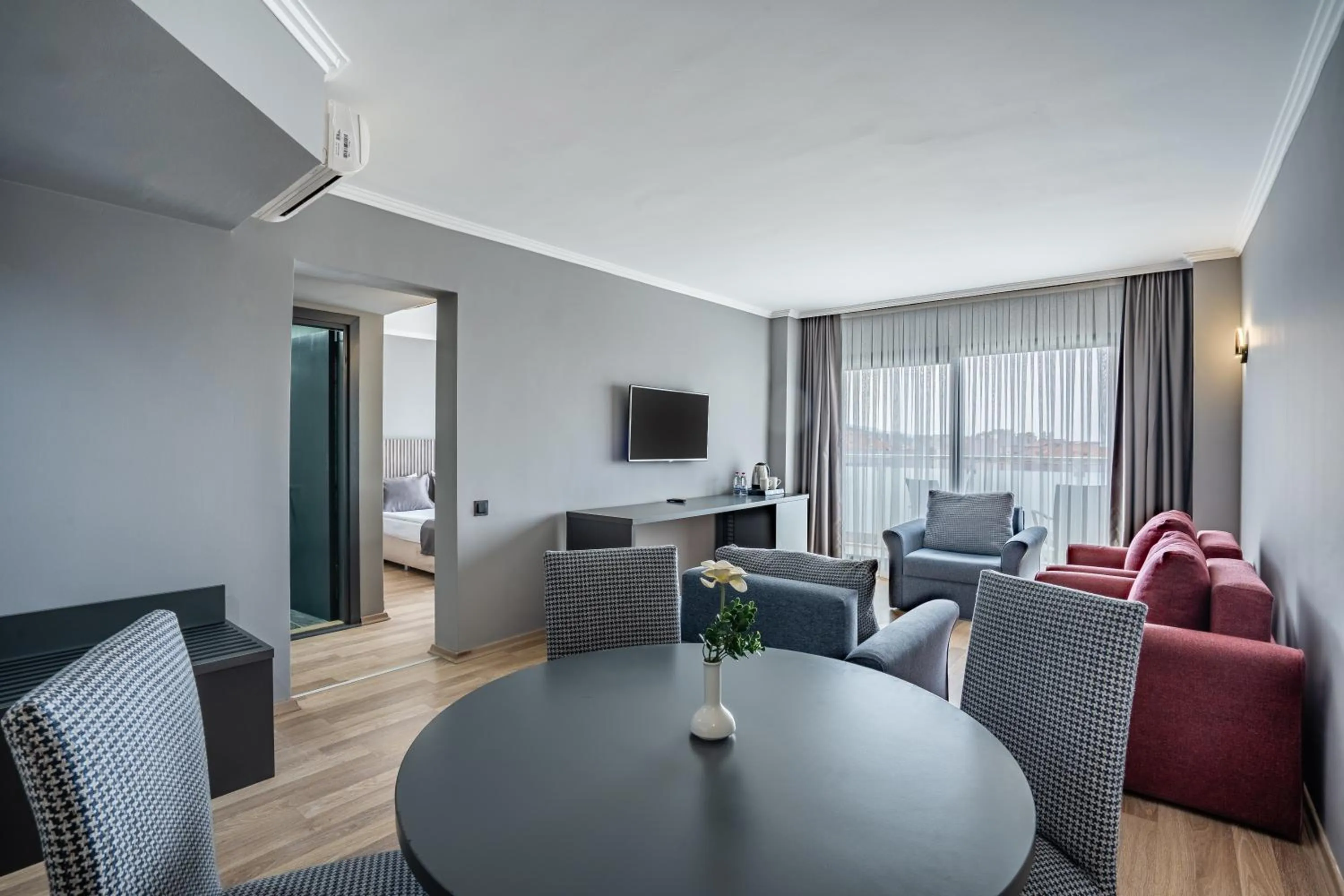 Communal lounge/ TV room in Odelia Resort Hotel