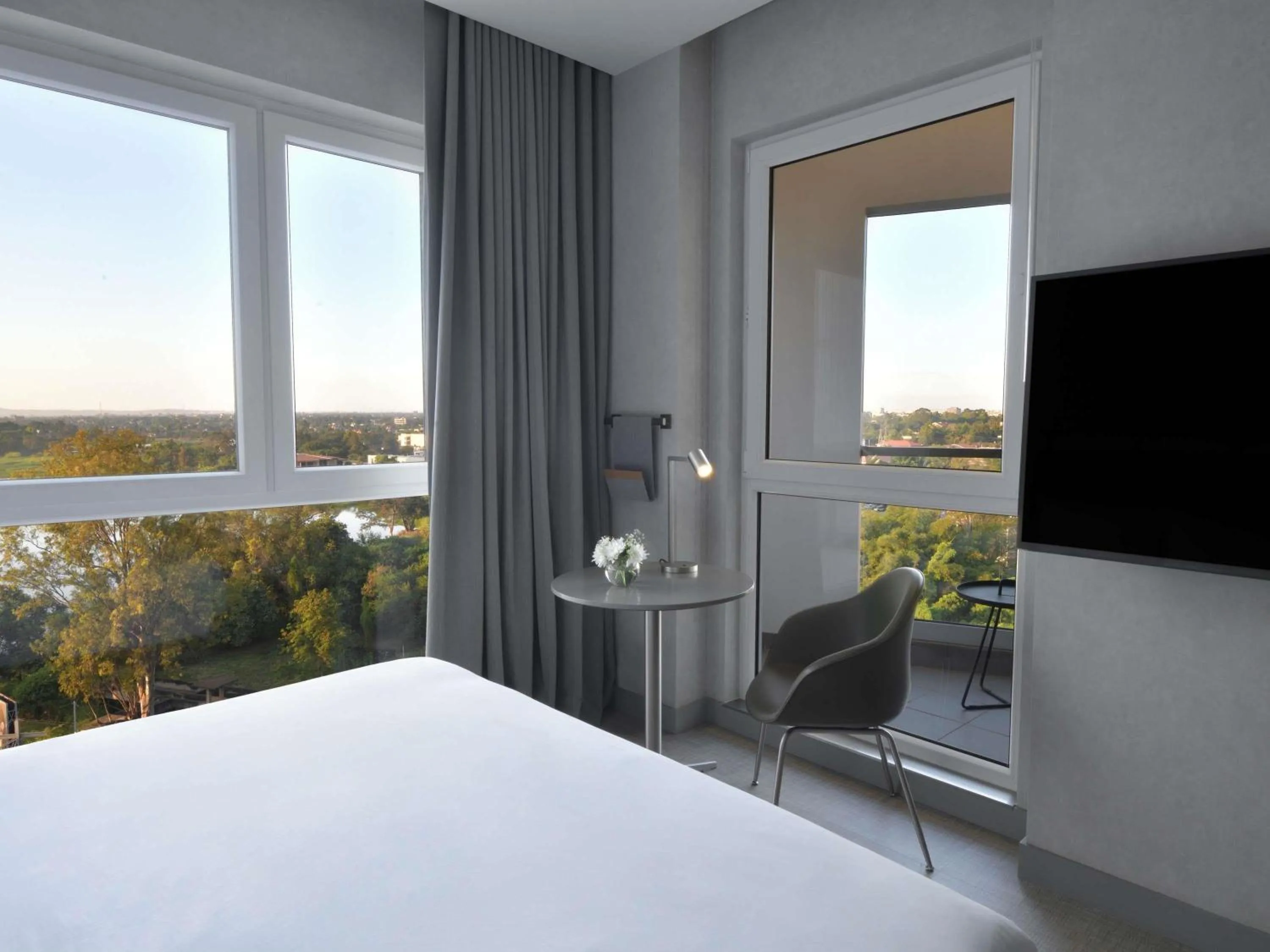 Bedroom, Bed in Novotel Lubumbashi