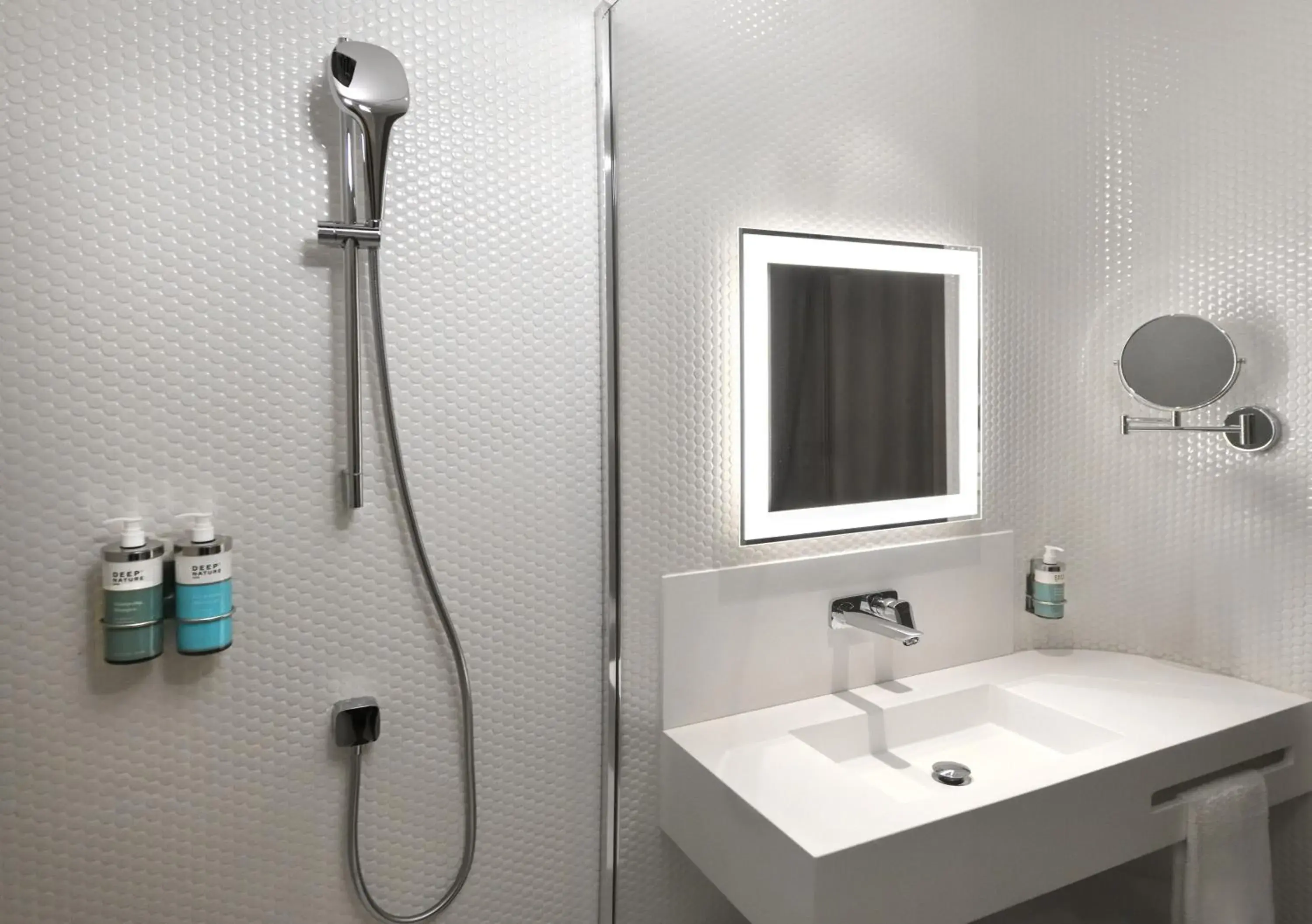 Standard Double Room with Sea View - Mobility Accessible in Novotel Lubumbashi Standard Double Room with Sea View - Mobility Accessible in Novotel Lubumbashi