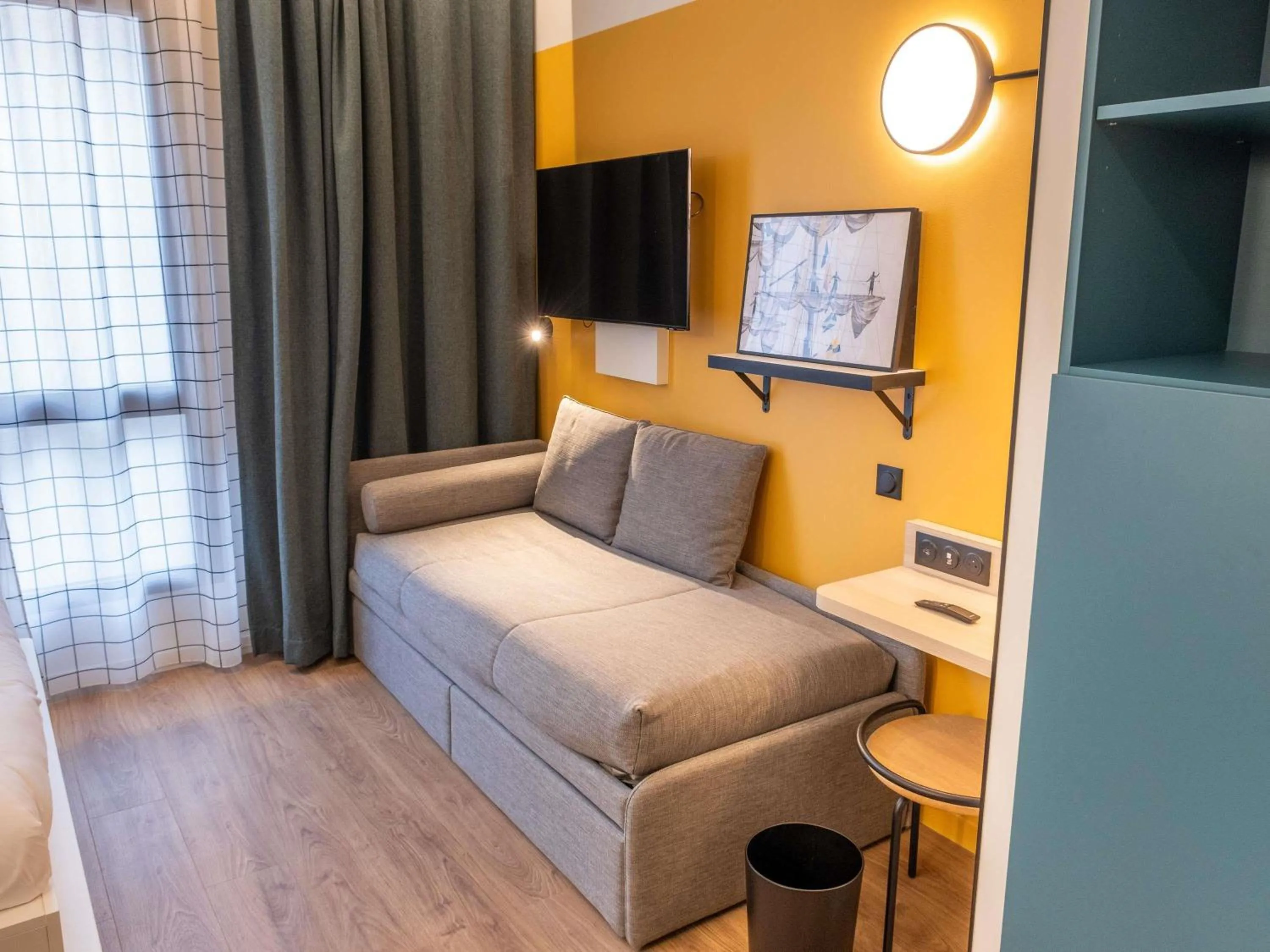 Bedroom in Aparthotel Adagio Access Rouen Centre Cathédrale