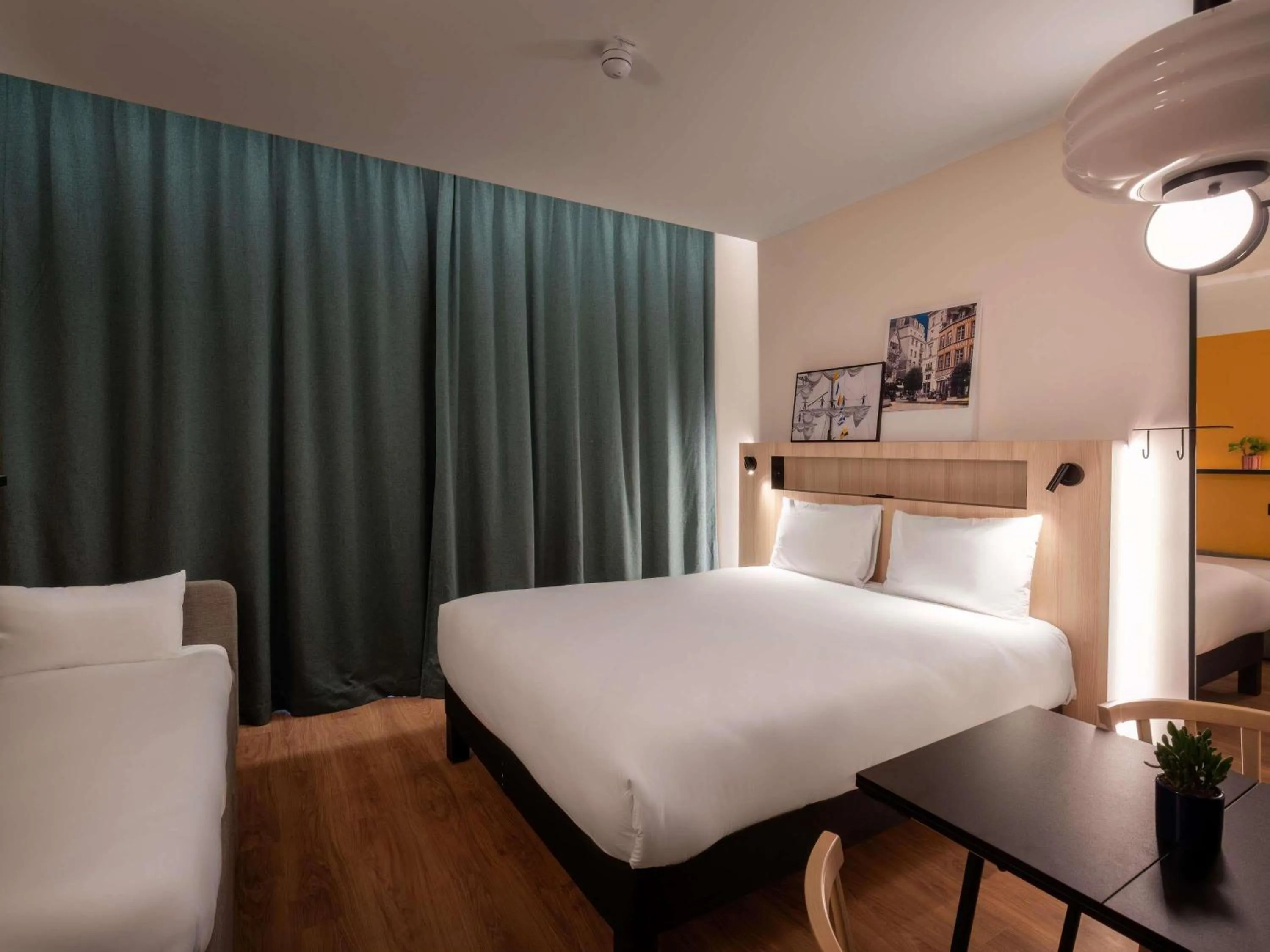 Bedroom, Bed in Aparthotel Adagio Access Rouen Centre Cathédrale