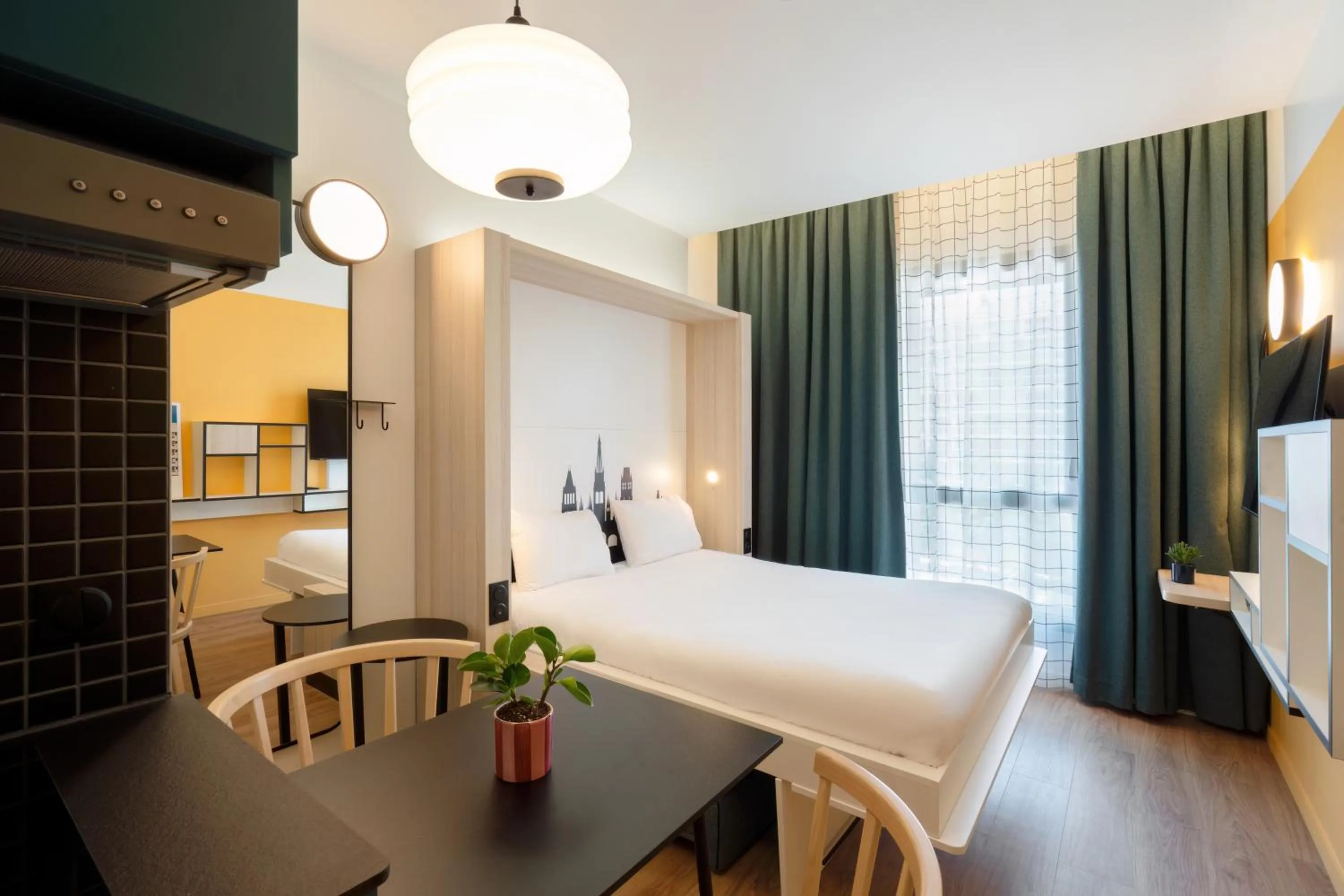 Bed in Aparthotel Adagio Access Rouen Centre Cathédrale