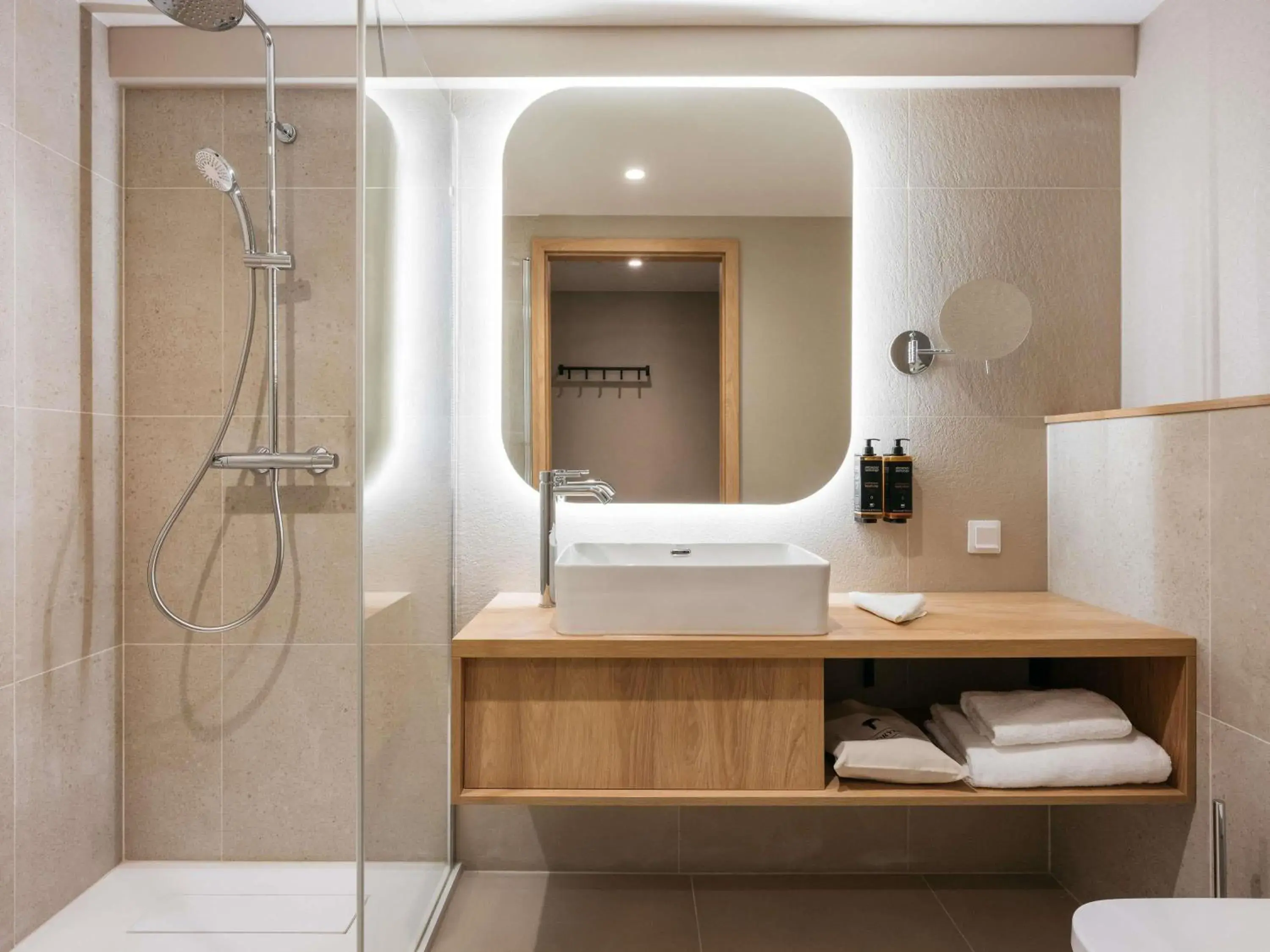 Privilege Twin Room with Sofa Bed and Balcony - Mountain View in Mercure Szczyrk Resort Privilege Twin Room with Sofa Bed and Balcony - Mountain View in Mercure Szczyrk Resort