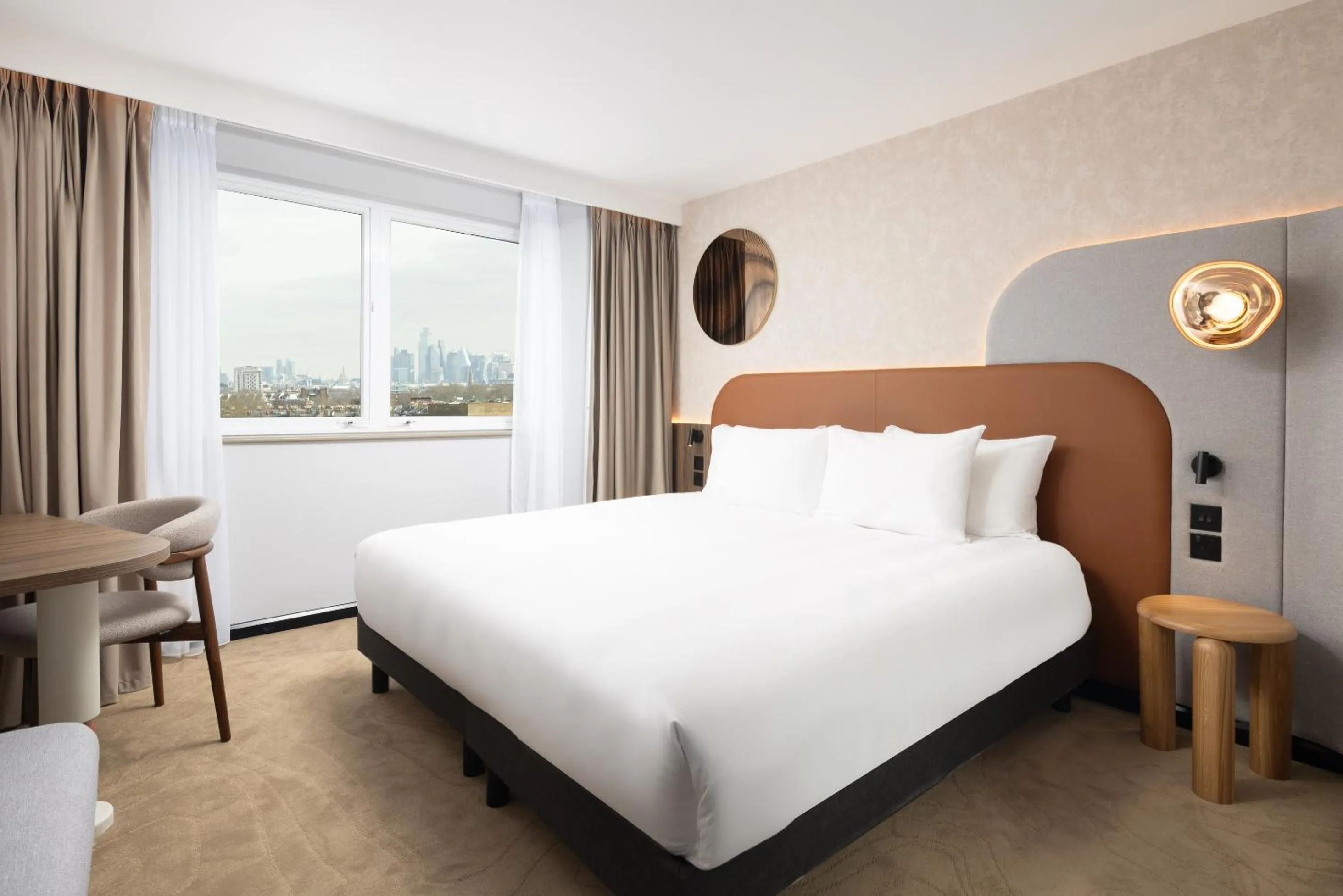 Bed in Mercure London Earls Court