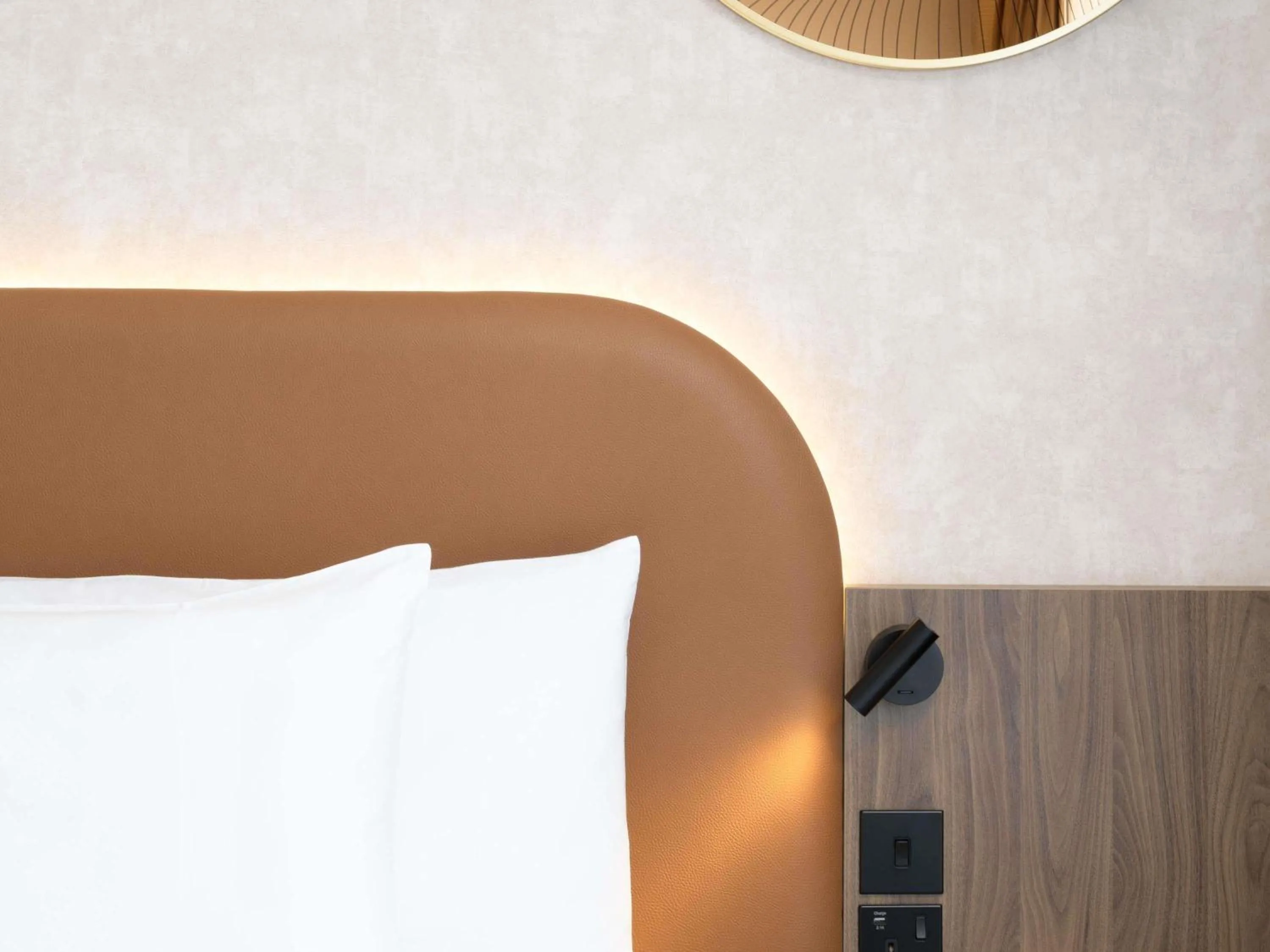 Bedroom, Bed in Mercure London Earls Court