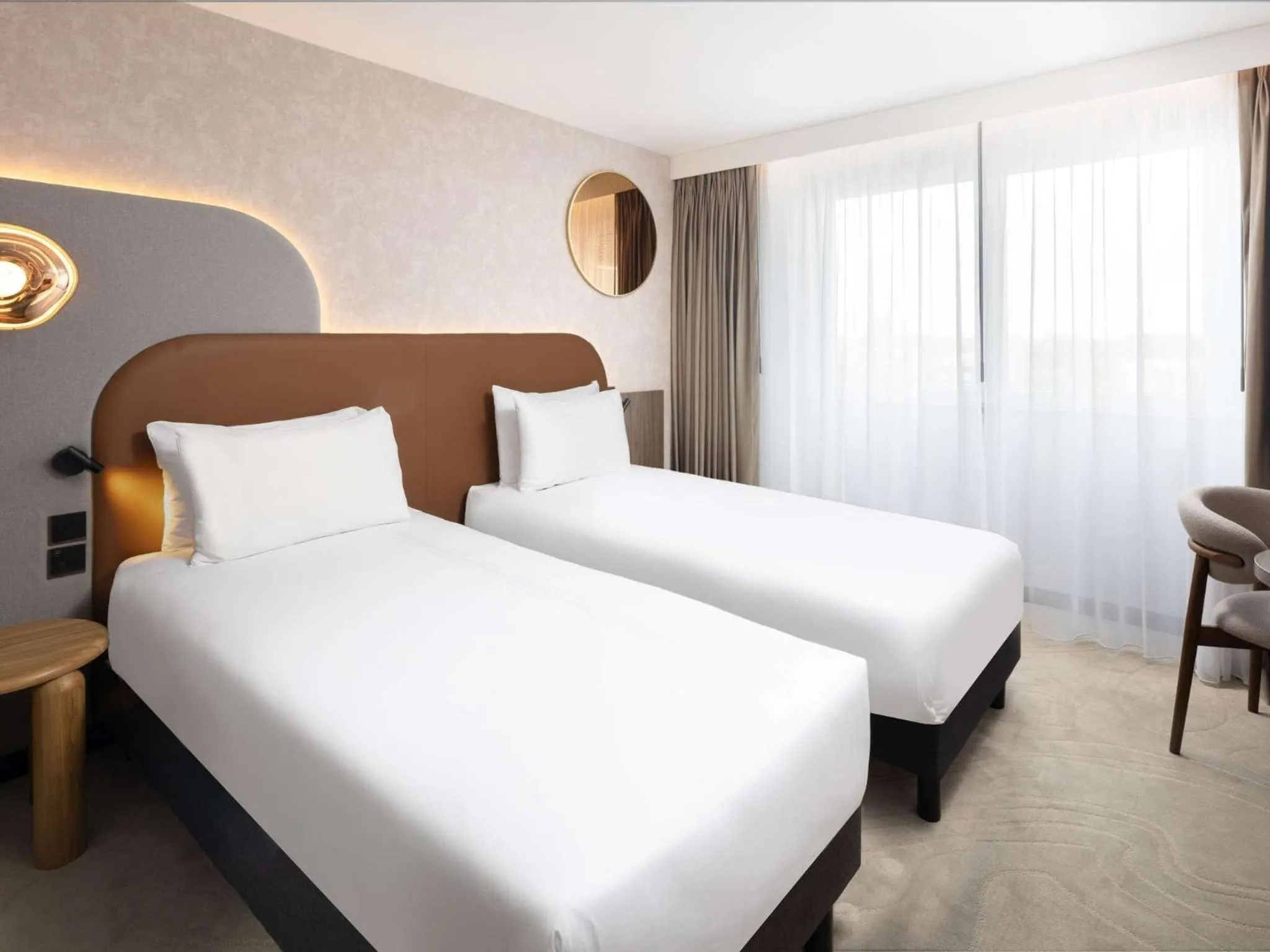 Bedroom, Bed in Mercure London Earls Court