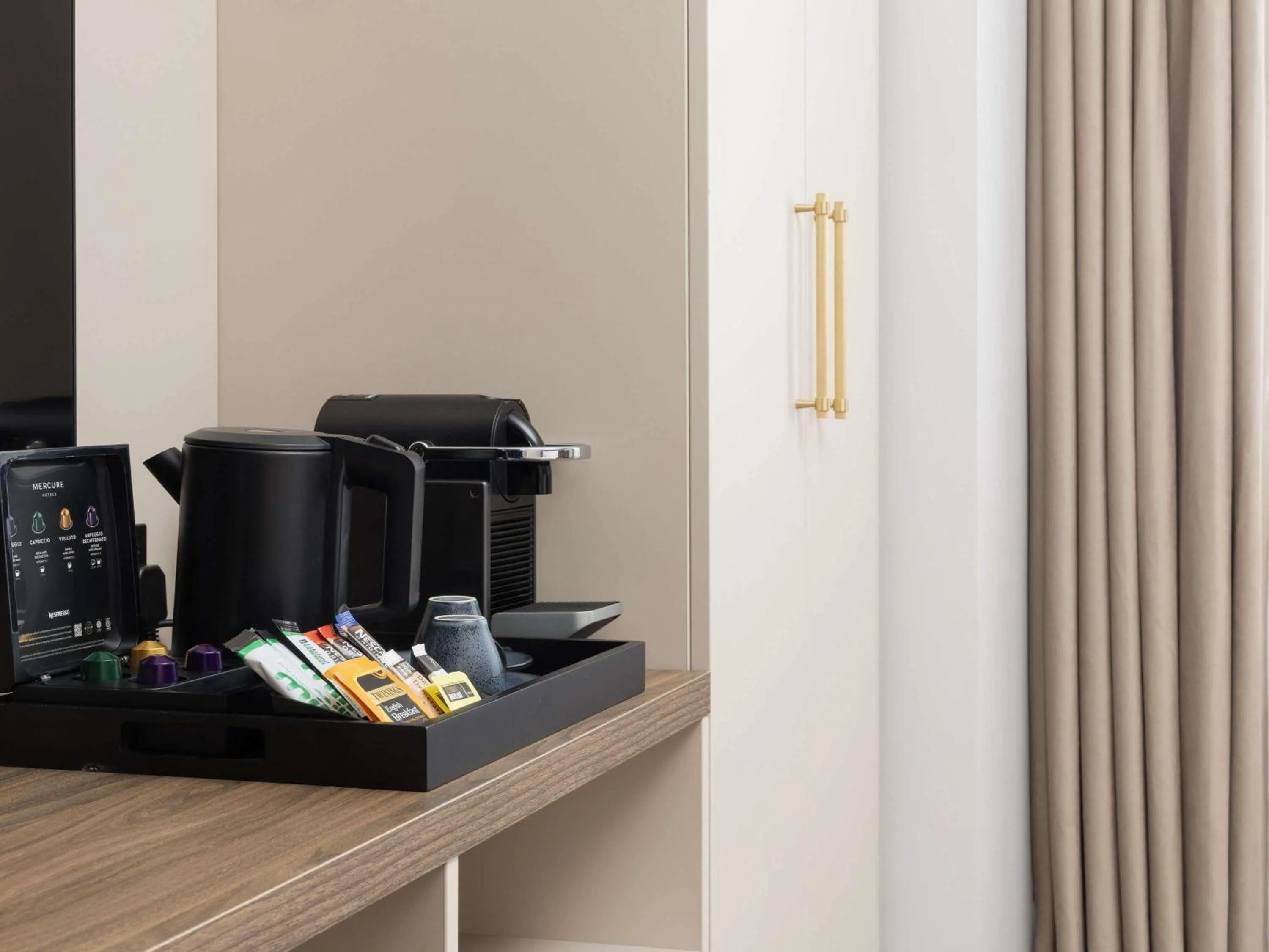 Bedroom in Mercure London Earls Court