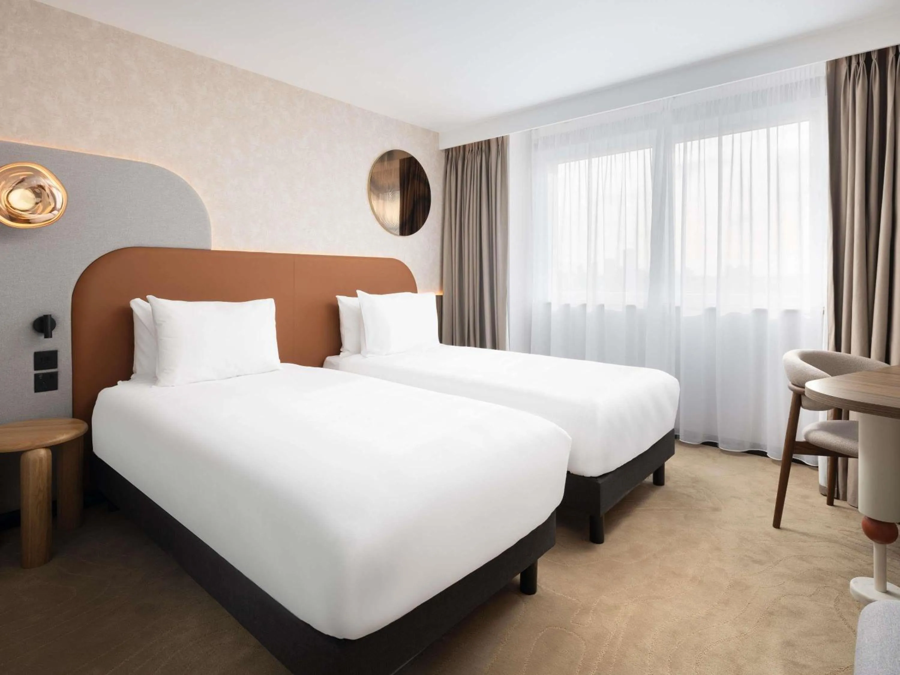 Bedroom, Bed in Mercure London Earls Court