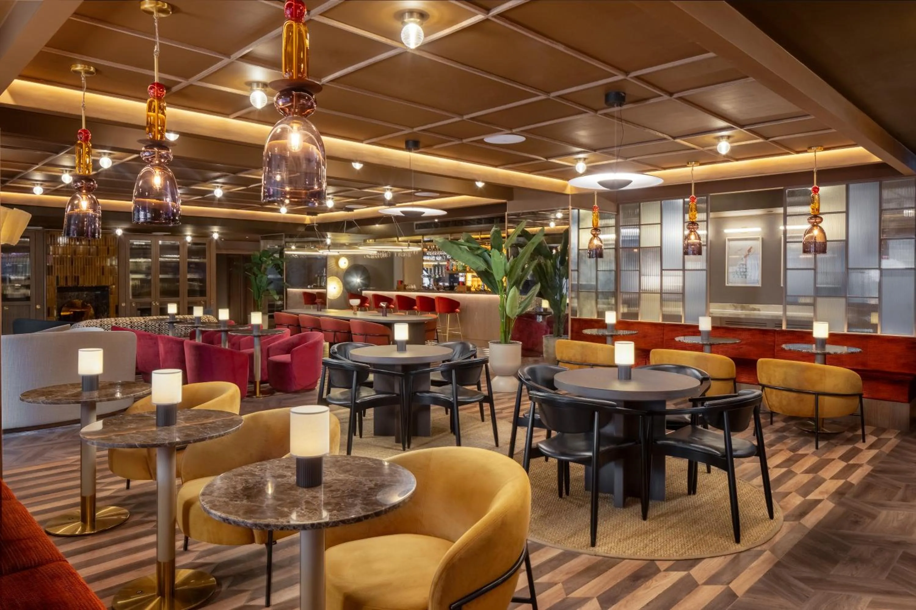 Lounge or bar in Mercure London Earls Court