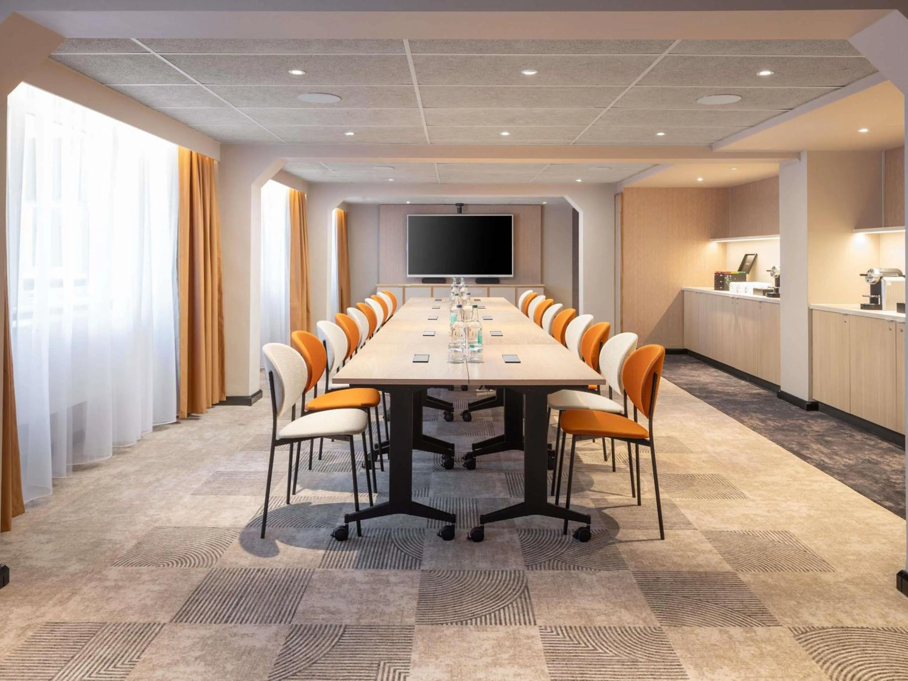 Meeting/conference room in Mercure London Earls Court