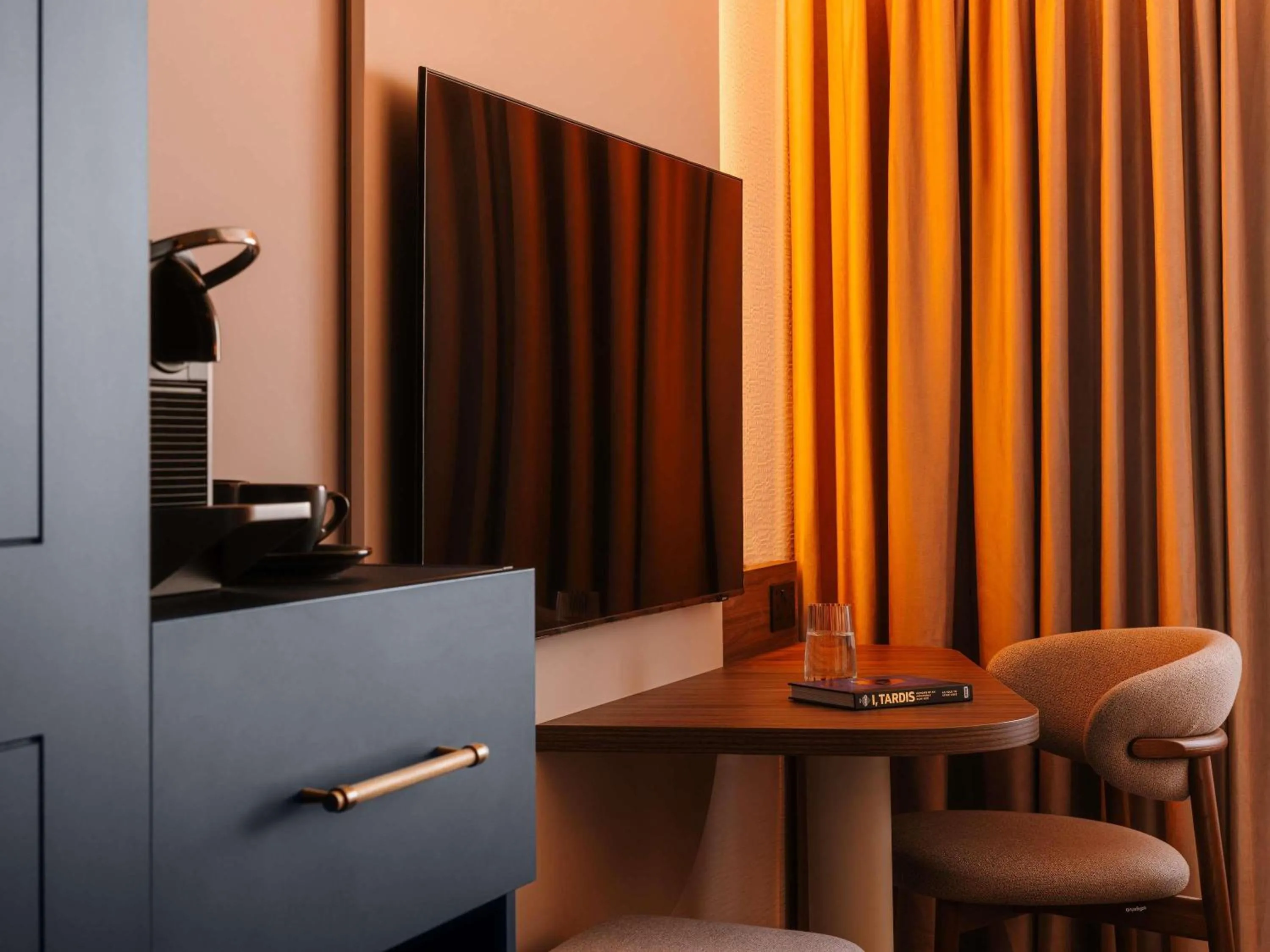 Bedroom in Mercure London Earls Court