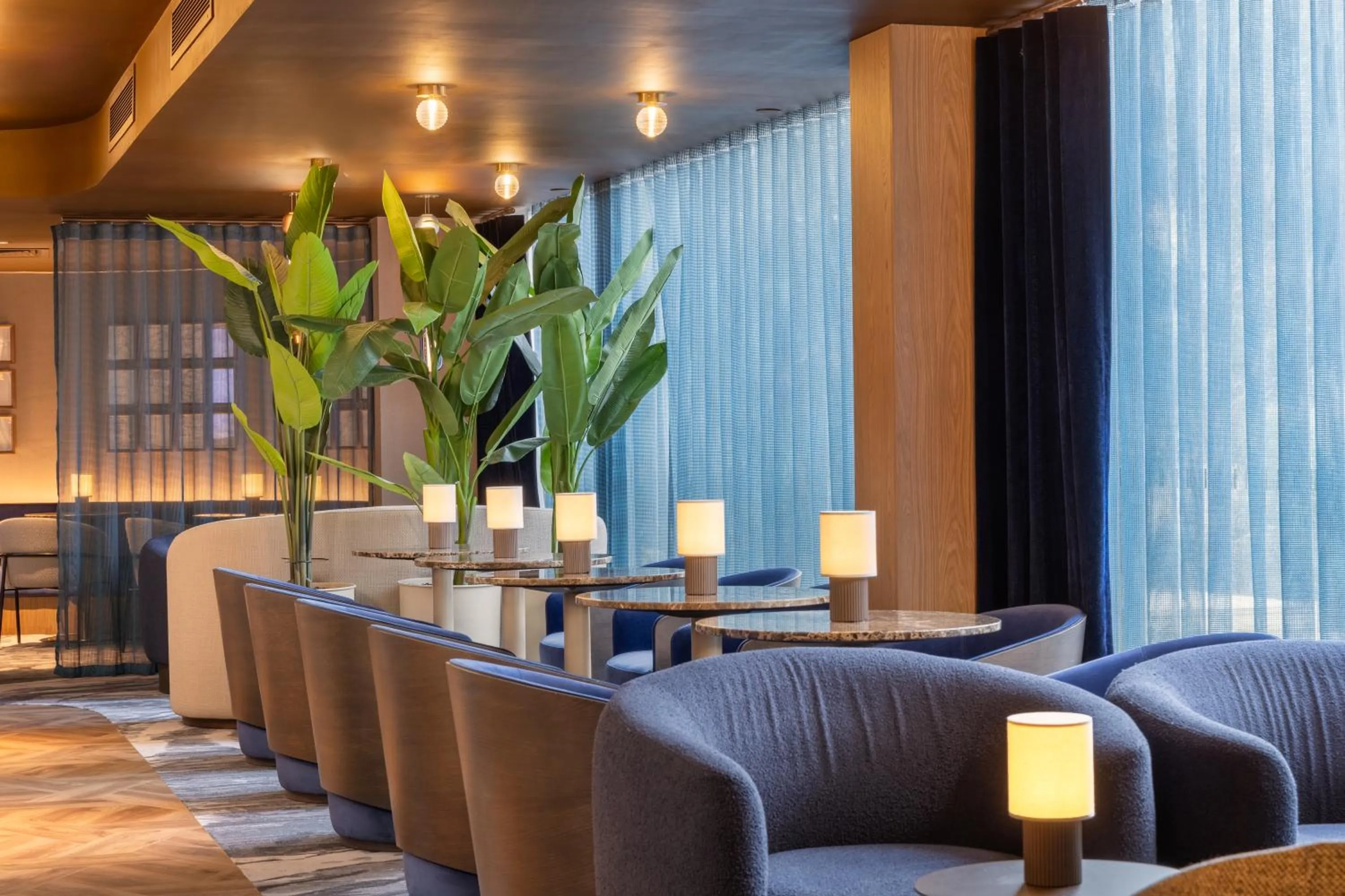 Lounge or bar in Mercure London Earls Court