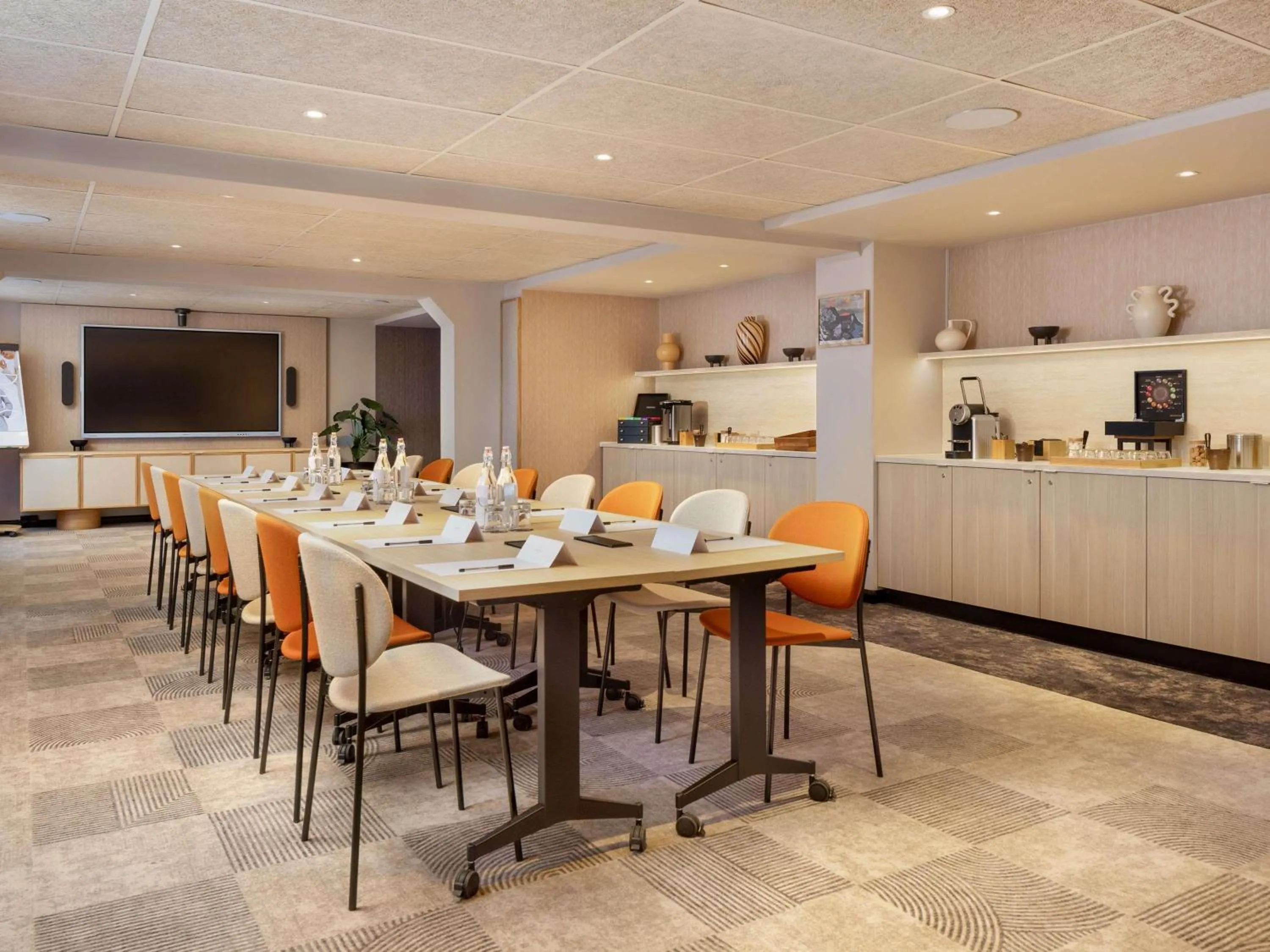 Property building in Mercure London Earls Court