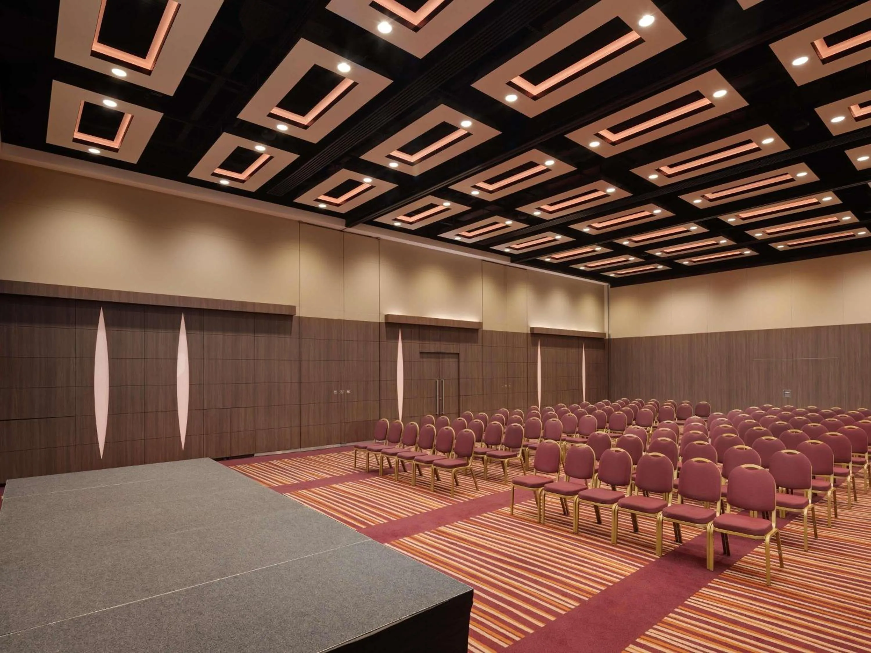 Meeting/conference room in Mercure London Earls Court