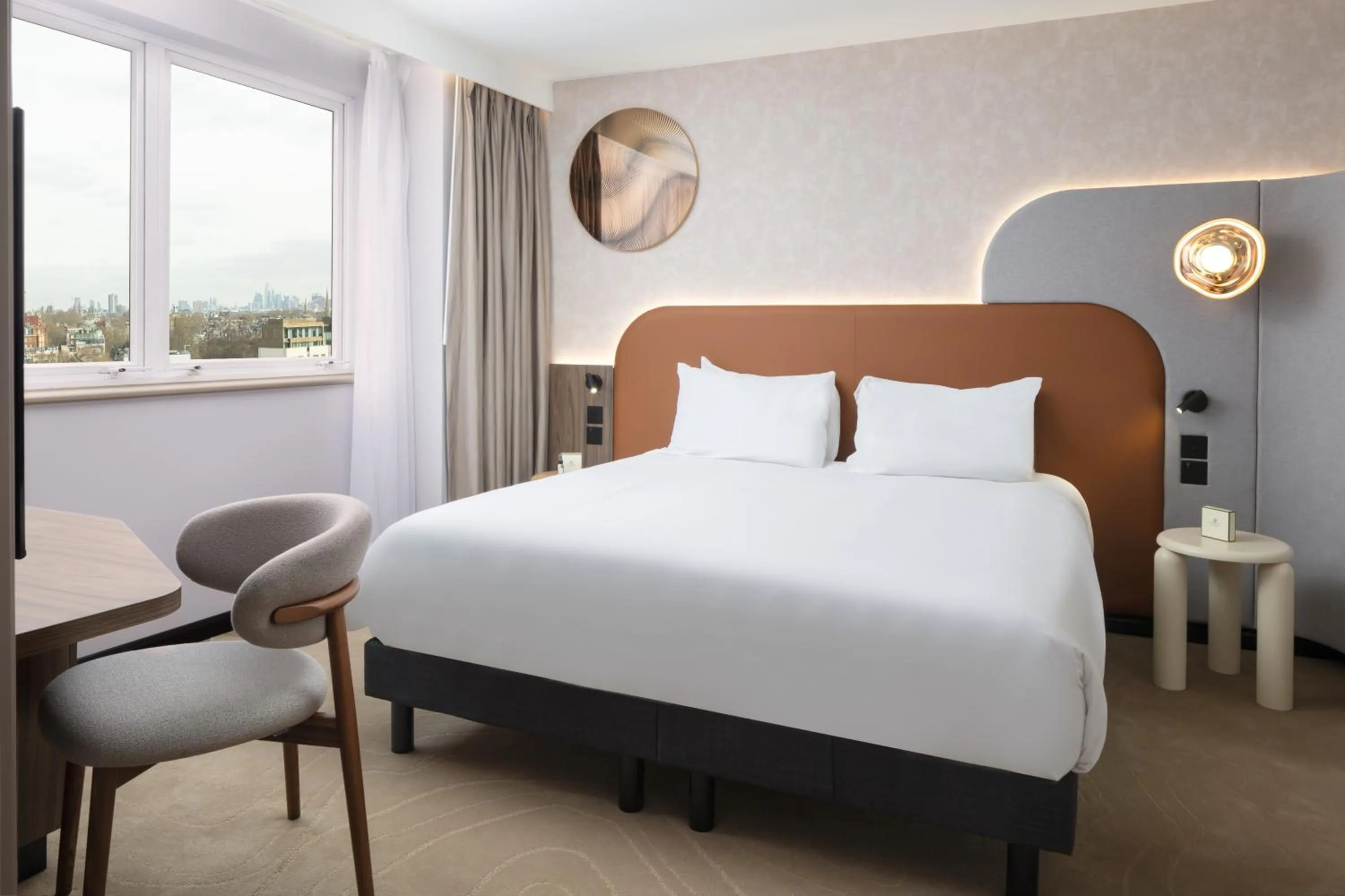 Bed in Mercure London Earls Court