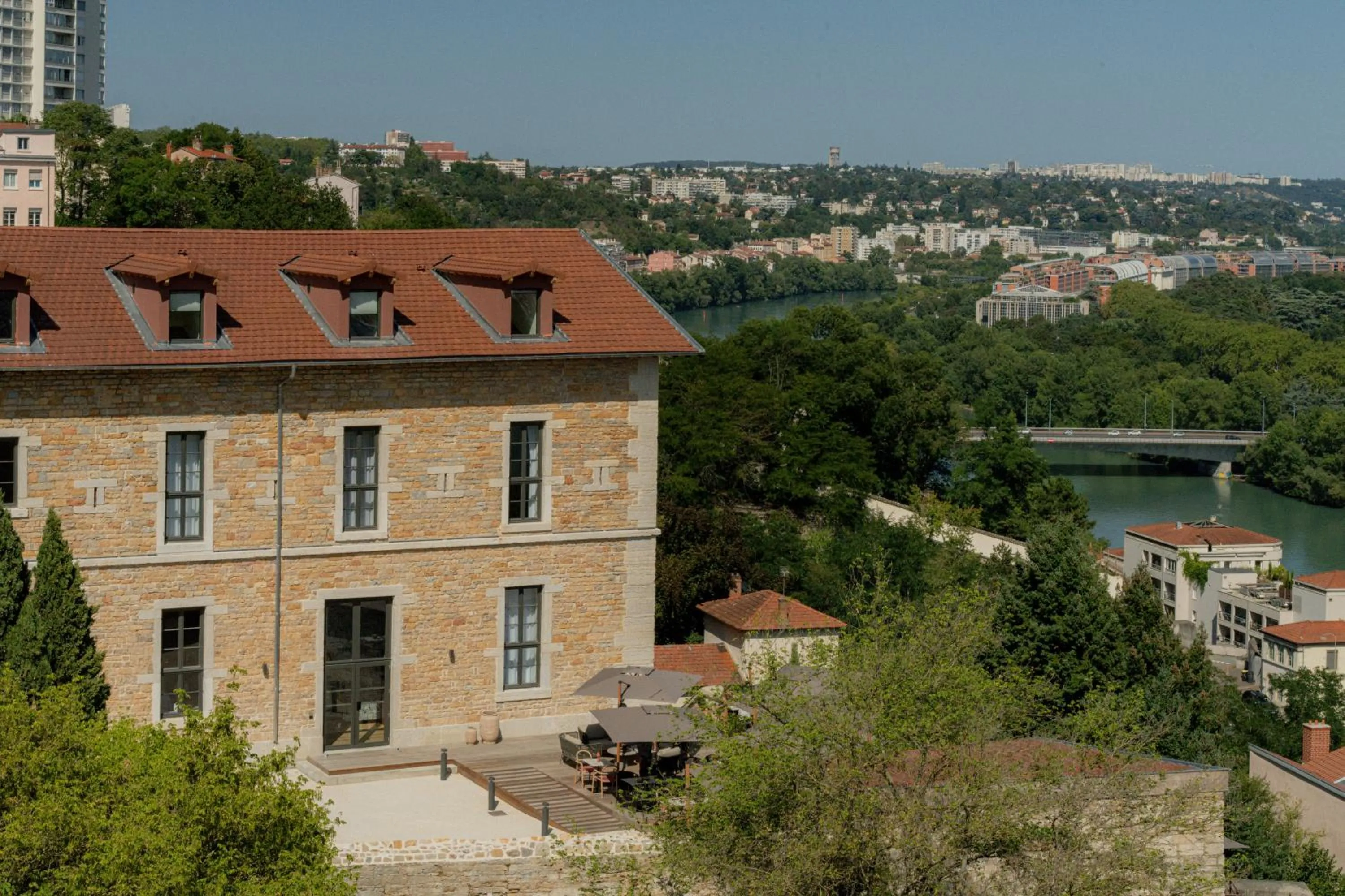 Property building in Hôtel Fort St Laurent Lyon - Handwritten Collection