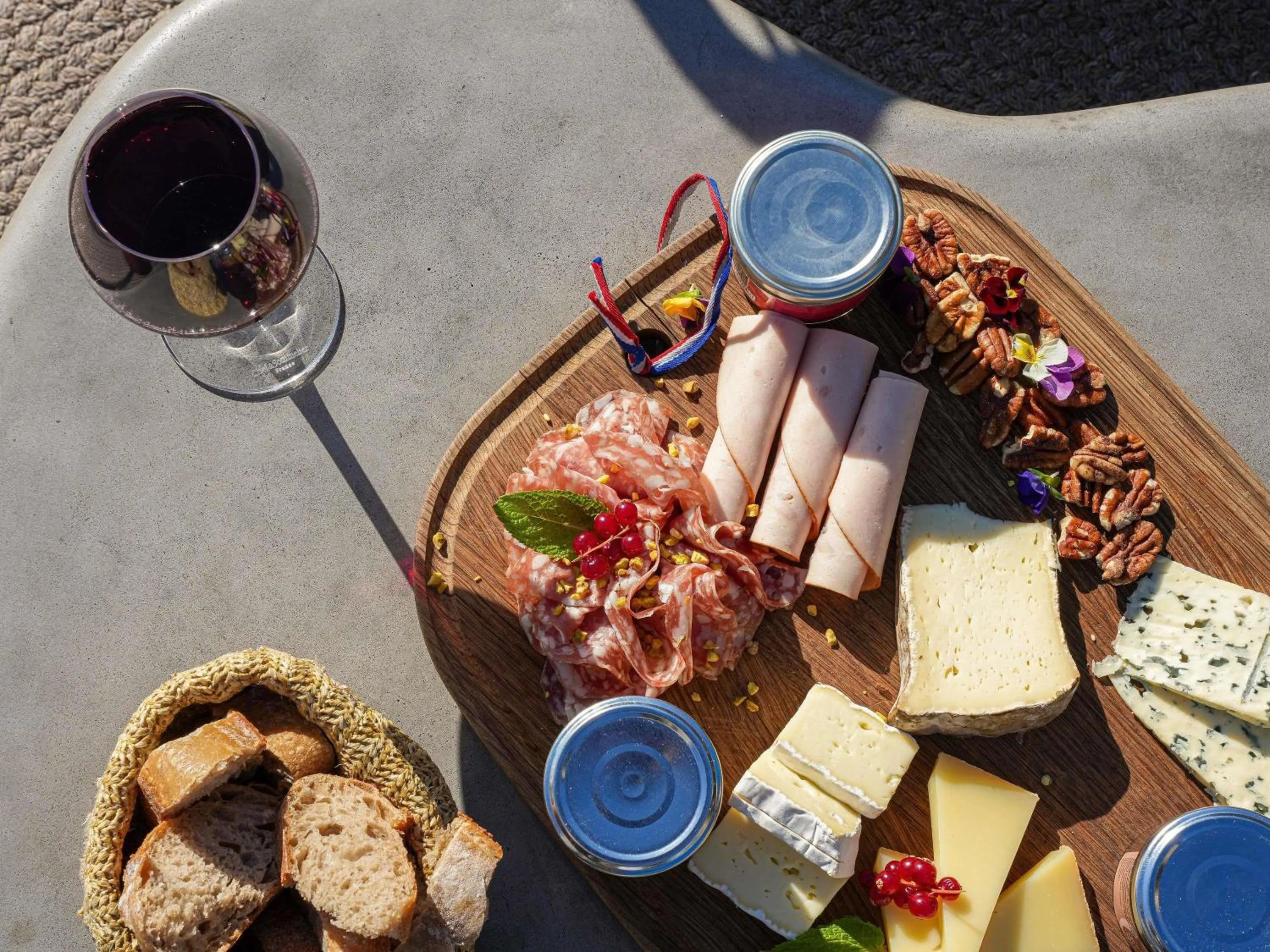 Lounge or bar in Hôtel Fort St Laurent Lyon - Handwritten Collection