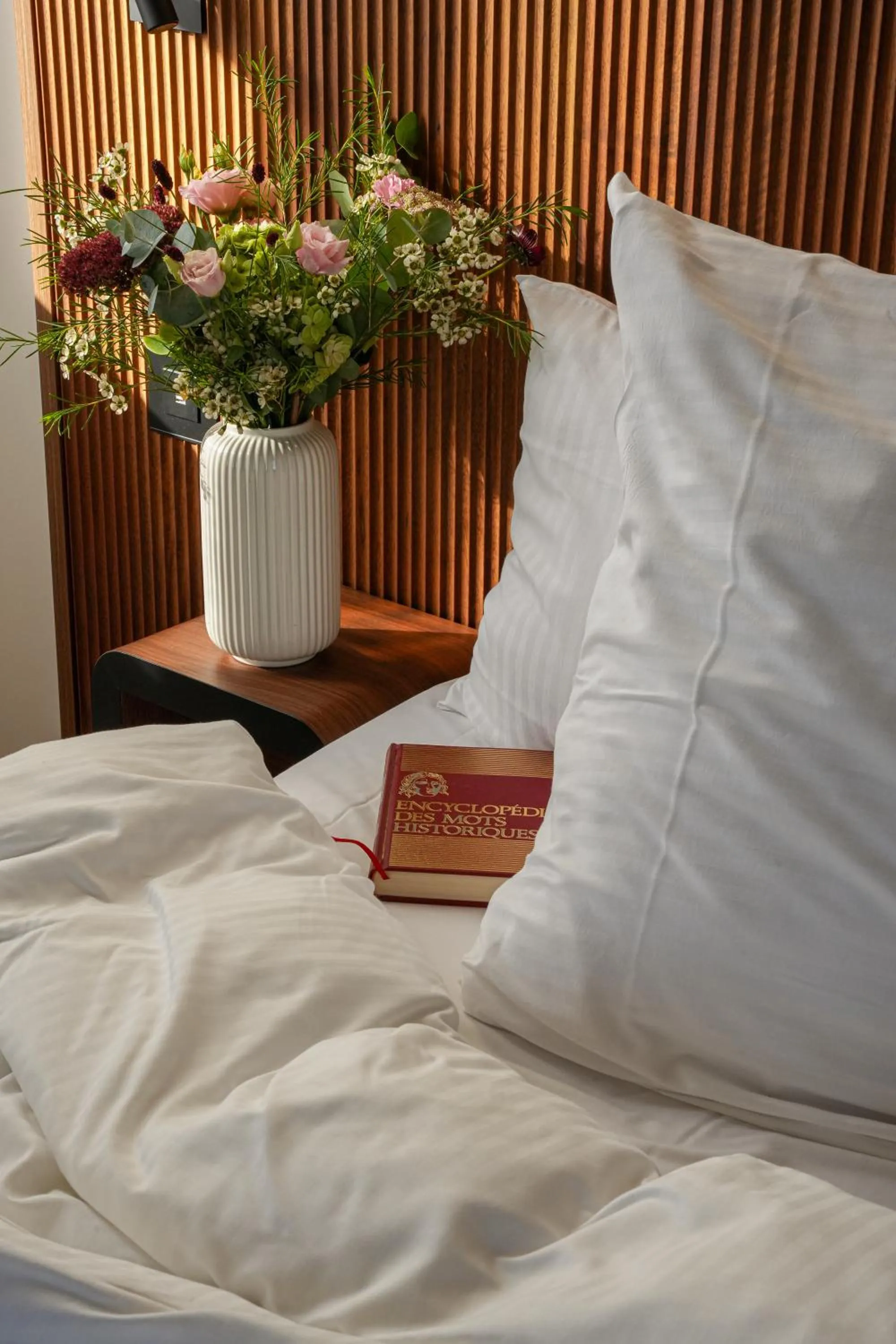 Bed in Hôtel Fort St Laurent Lyon - Handwritten Collection