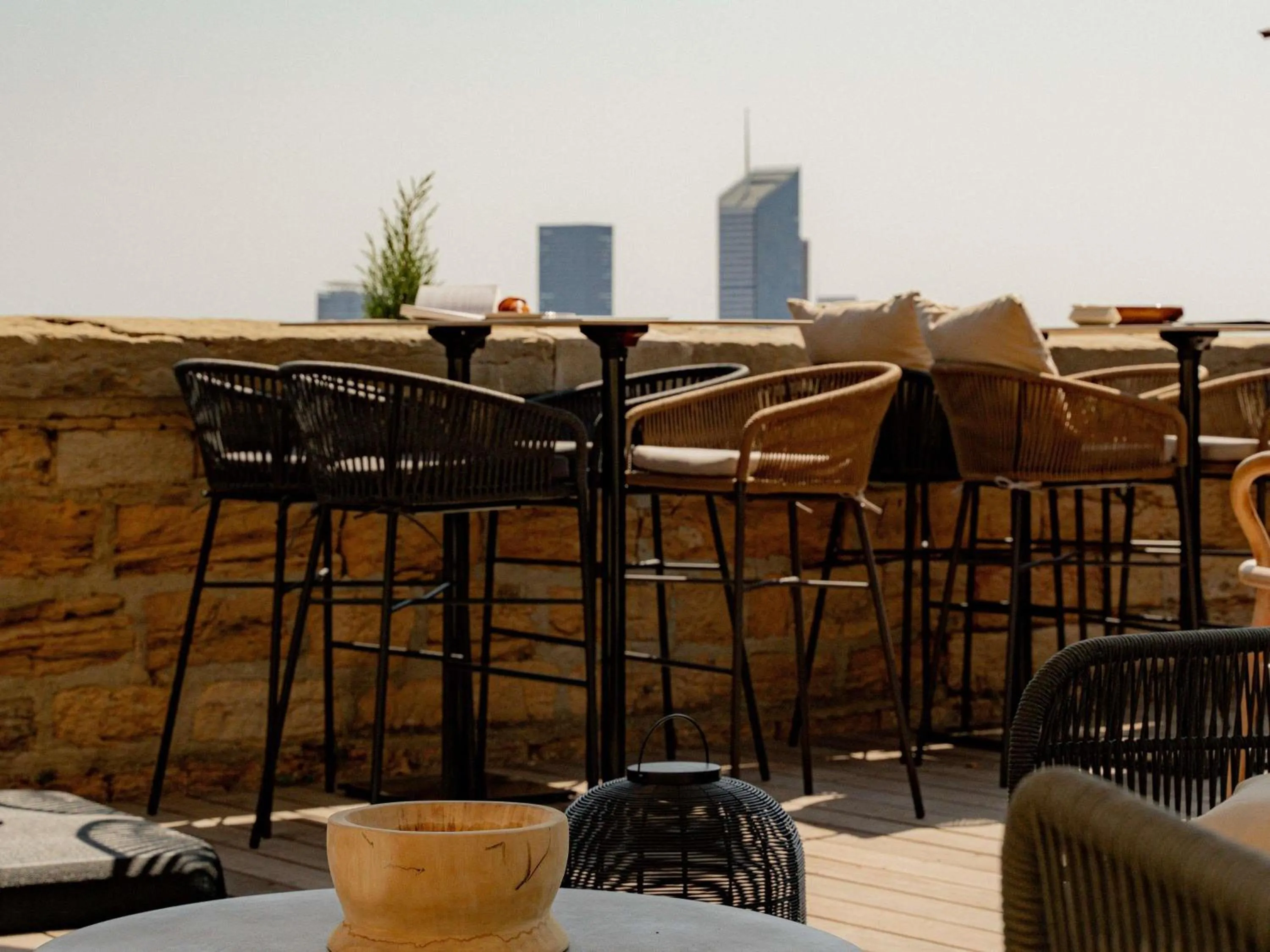 Lounge or bar in Hôtel Fort St Laurent Lyon - Handwritten Collection