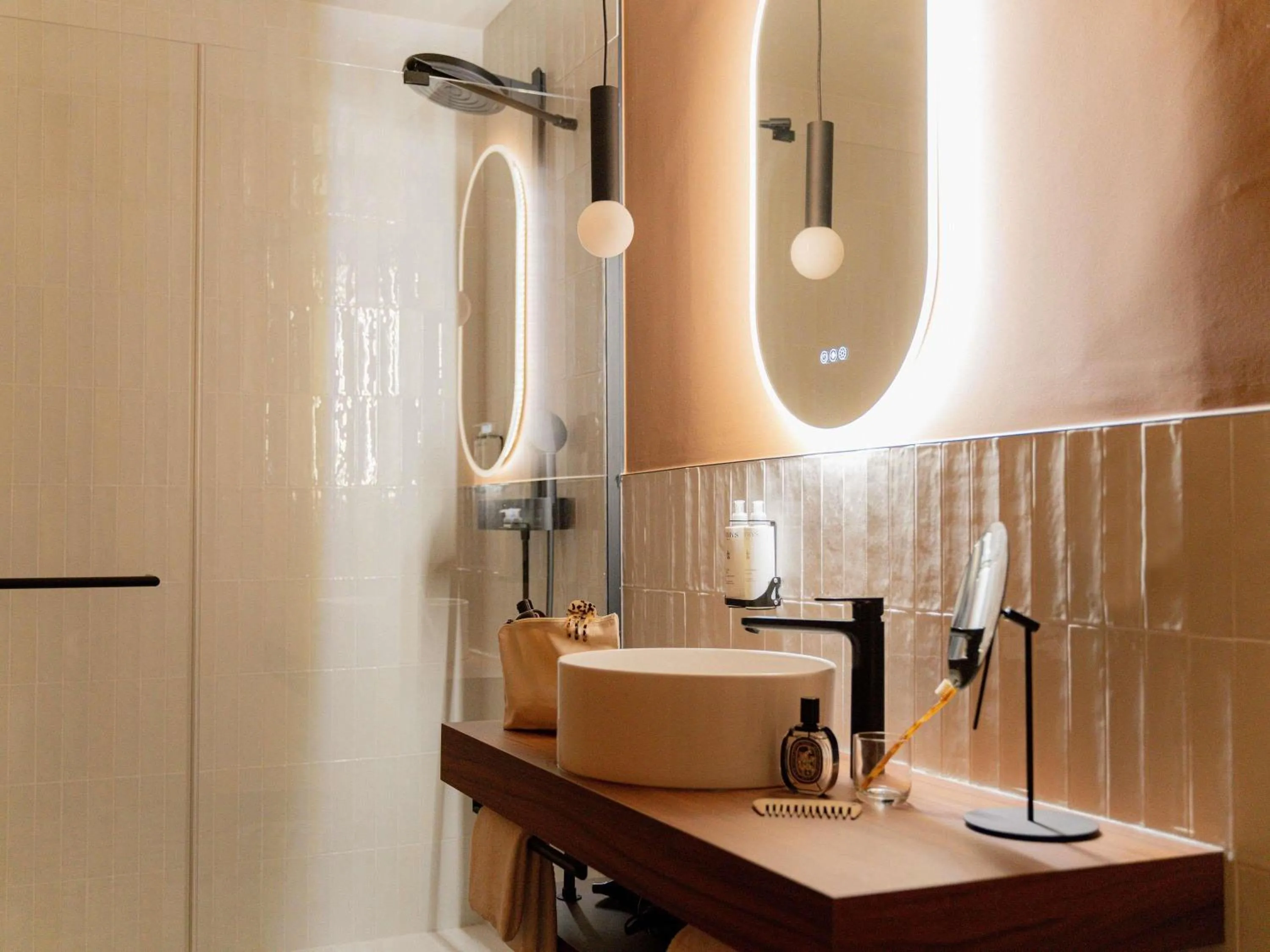 Bedroom in Hôtel Fort St Laurent Lyon - Handwritten Collection