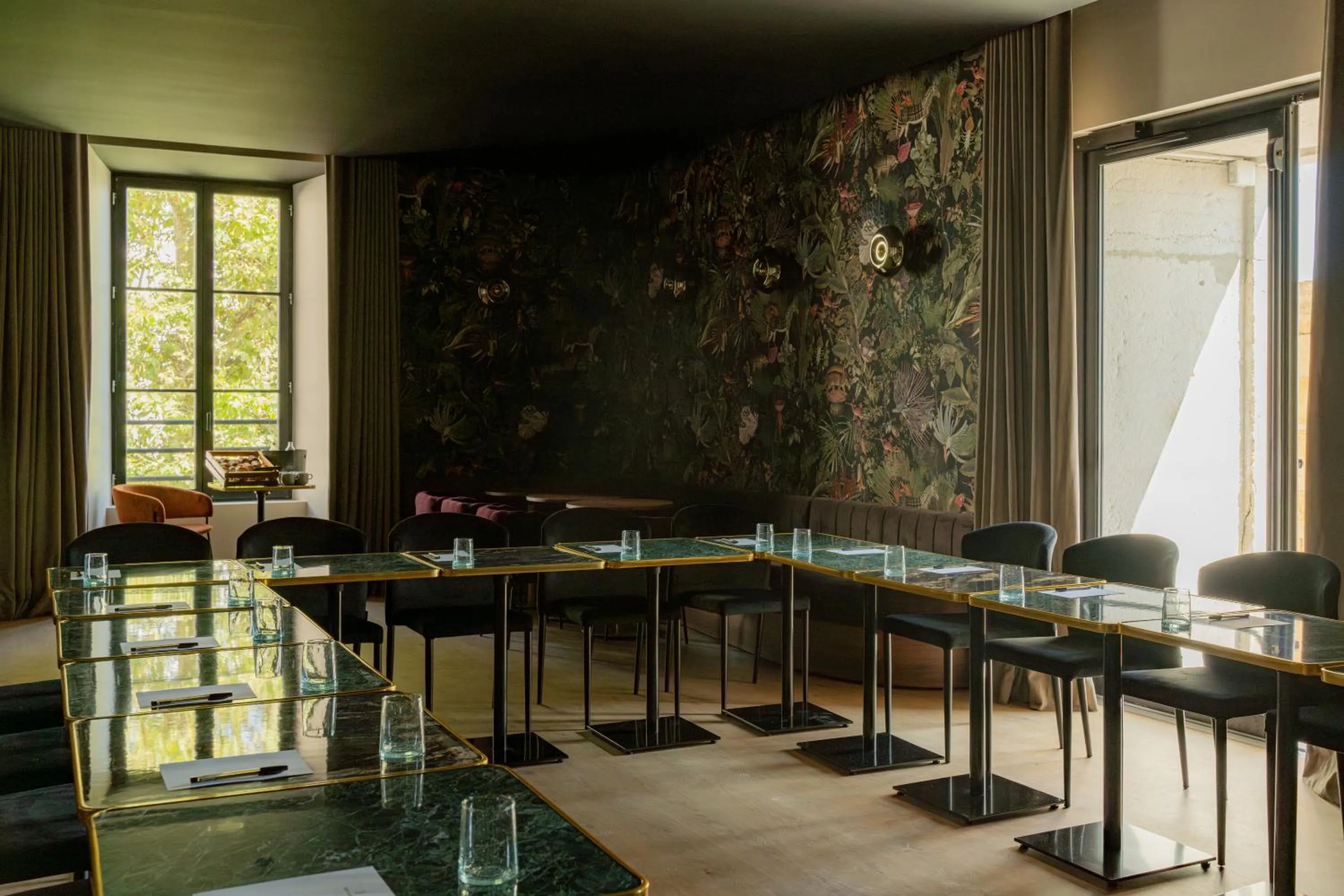 Meeting/conference room in Hôtel Fort St Laurent Lyon - Handwritten Collection