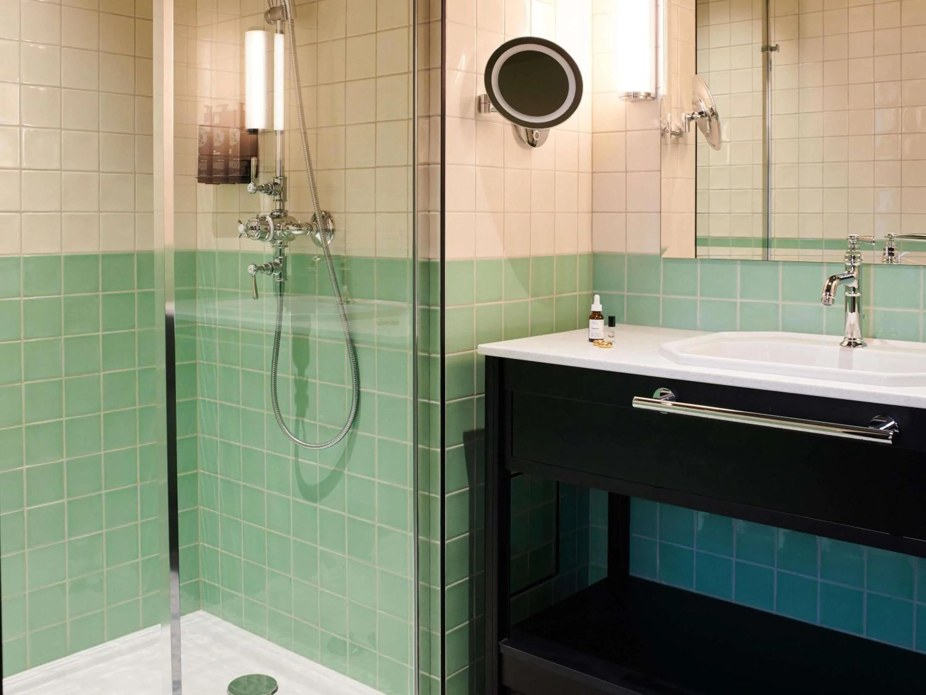 Bedroom in Square Lodge Hotel Accor - La Roche-sur-Yon