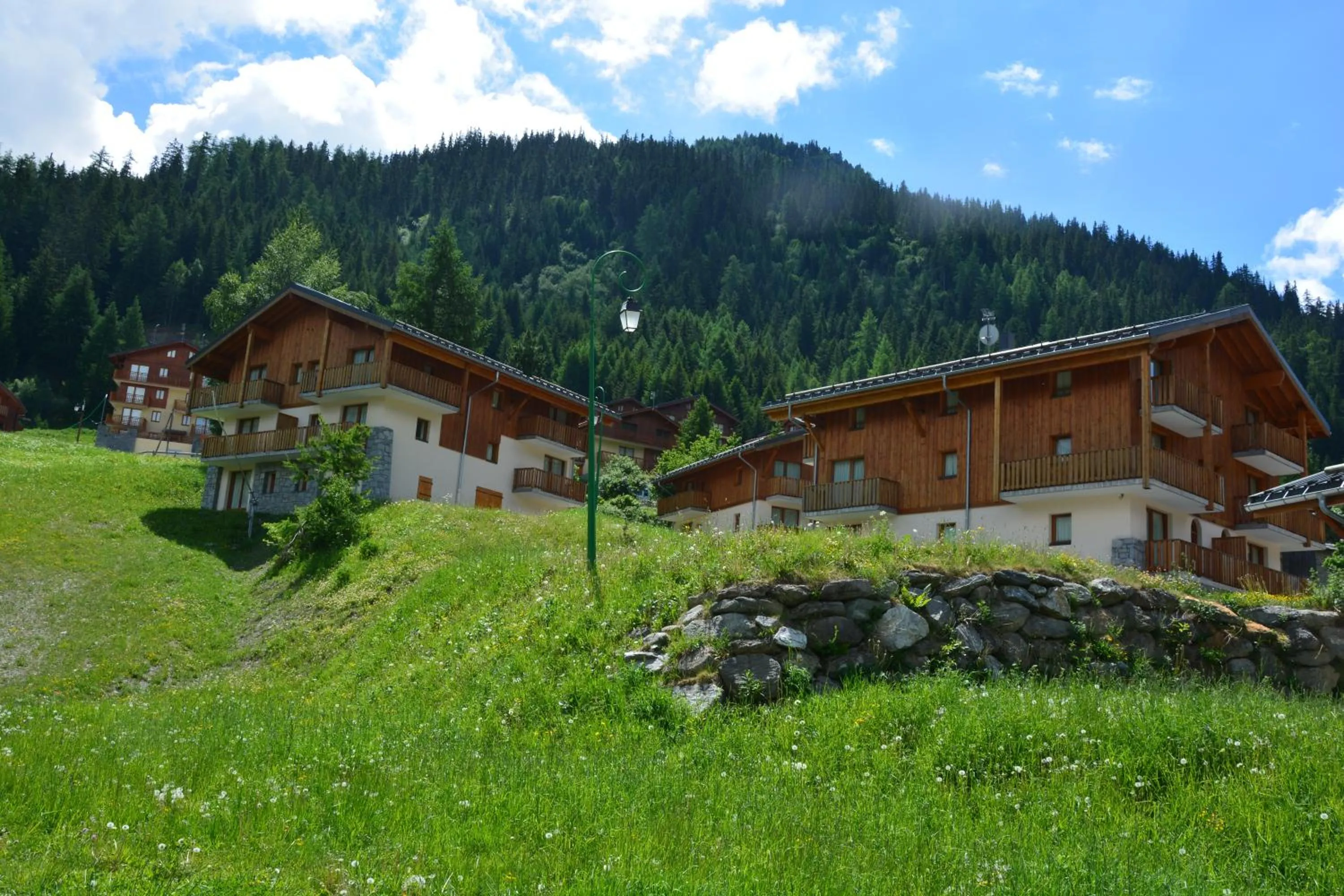 Property building in Vacancéole - Résidence Les Chalets de la Ramoure